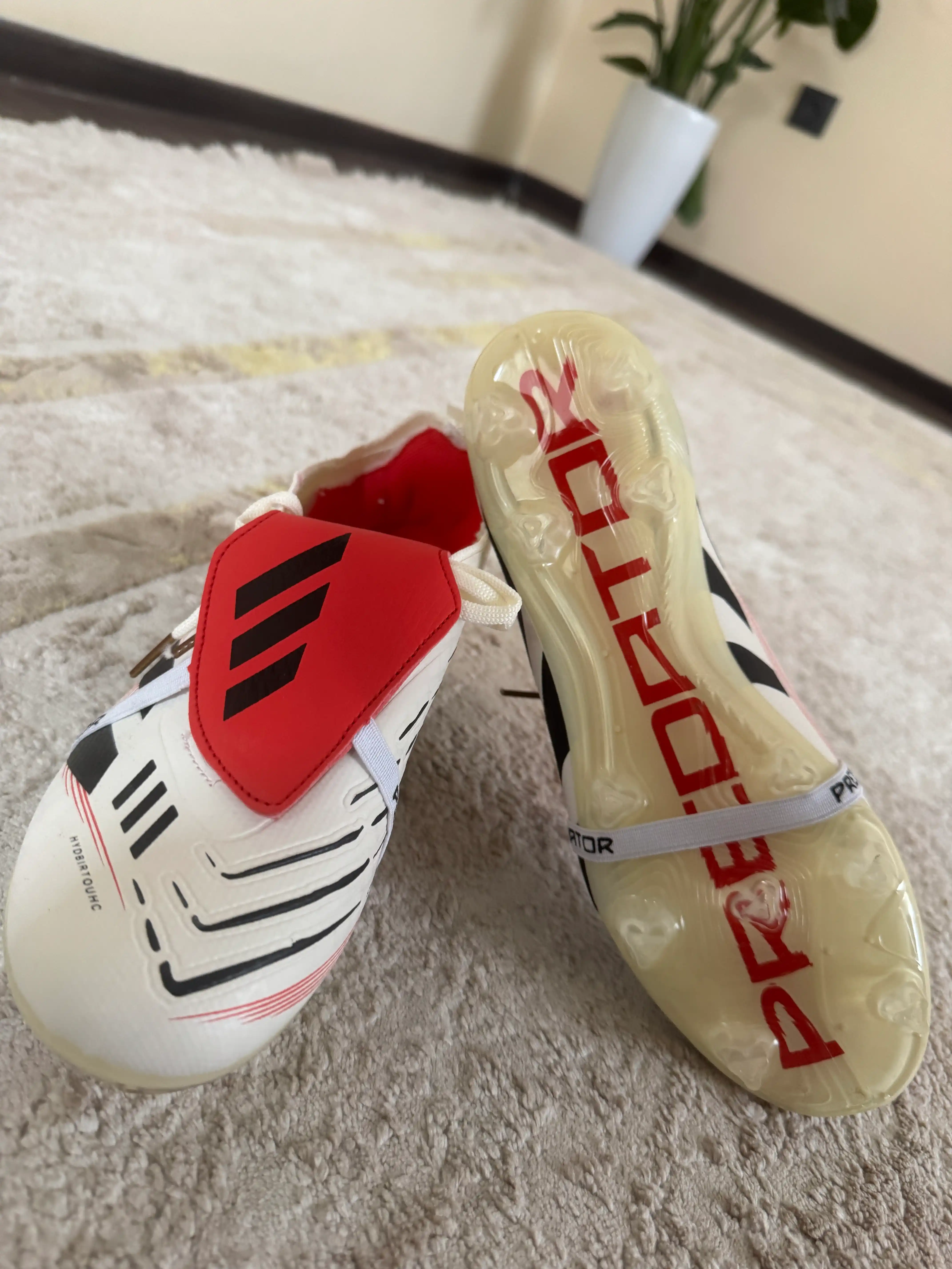 F50 va Predator futbol butsalari va sorokonojkalari, erkaklar va bolalar uchun