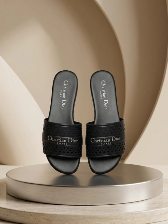 Christian dior nomli ayollar tapohkasi, yozgi qulay tapochka, yengil shippak, bejirim
