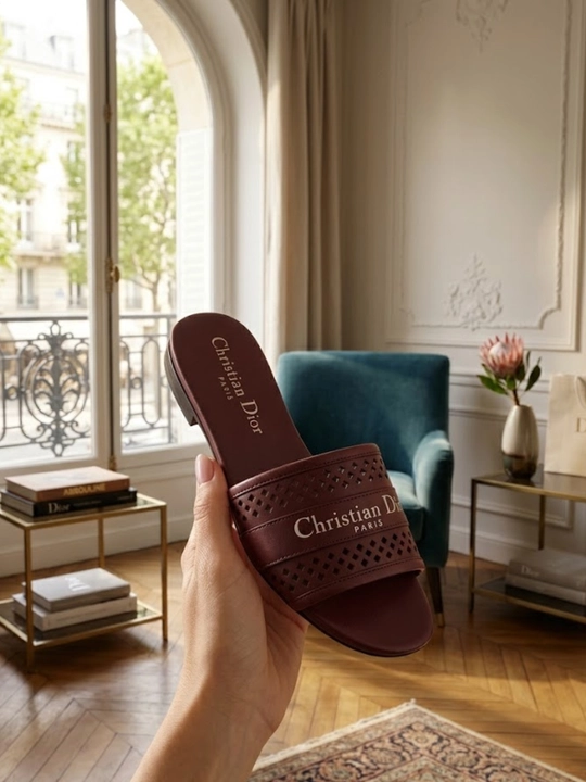Christian dior nomli ayollar tapohkasi, yozgi qulay tapochka, yengil shippak, bejirim