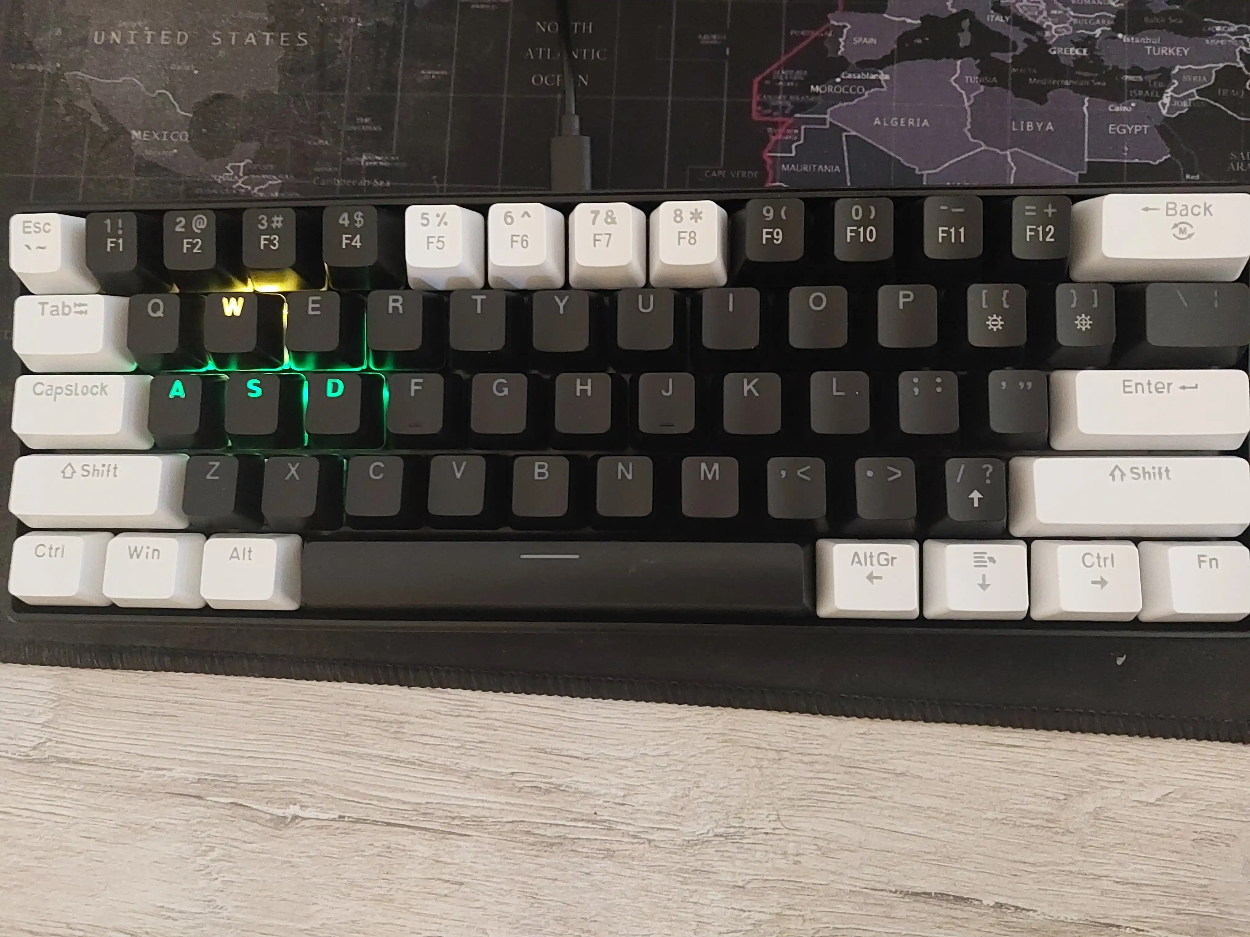 Geymerlar va ofis uchun RGB yoritgichli klaviatura, mexanik klaviatura, o'yin klaviaturasi