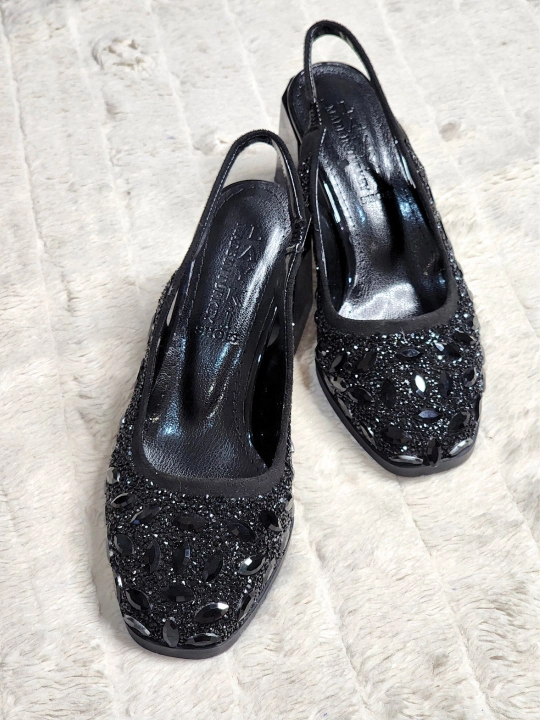 Turkiyada ishlab chiqarilgan ayollar uchun nafis slingback tufli