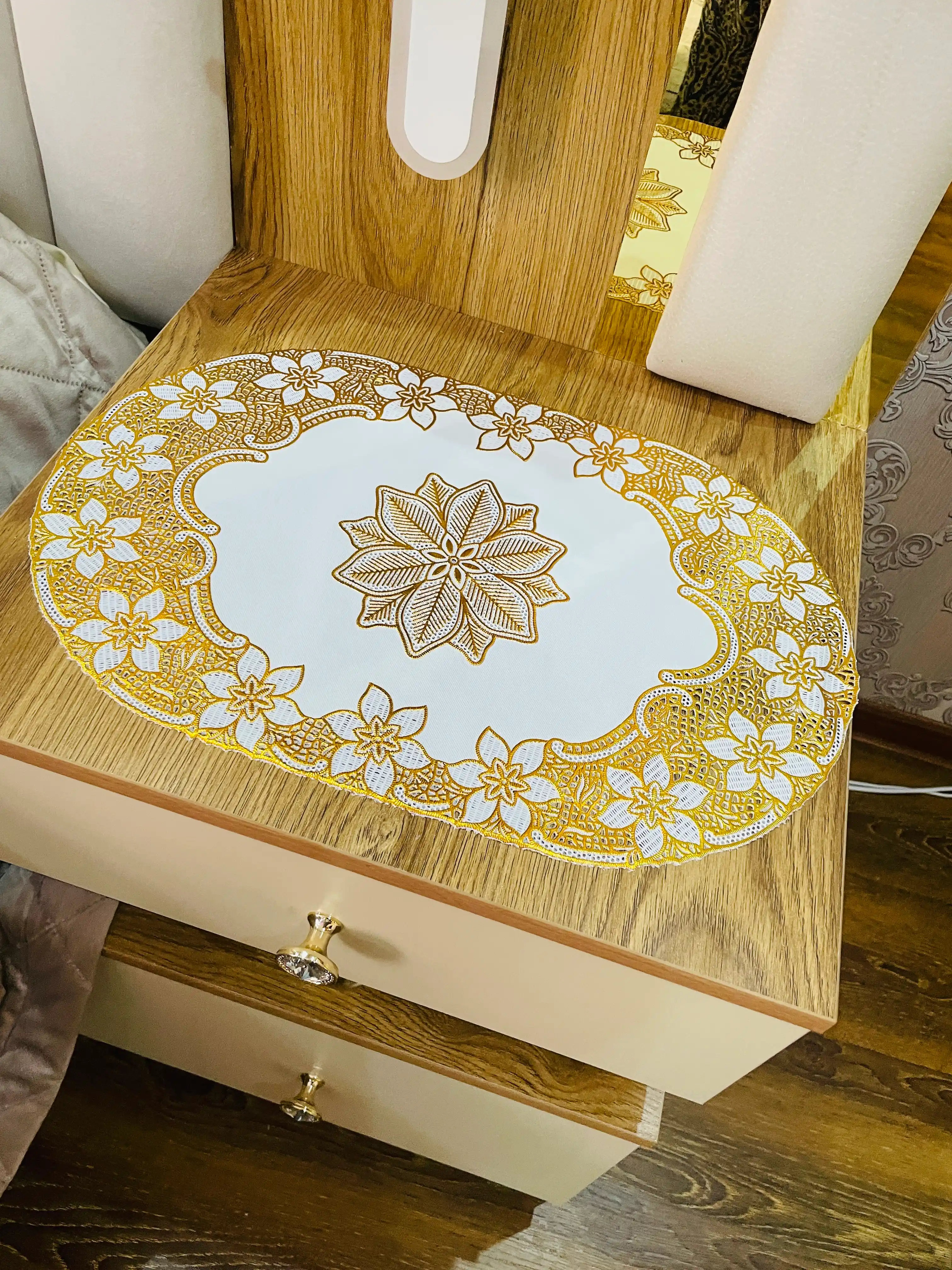 Декоративная клеёнка для мебели Gold Edition