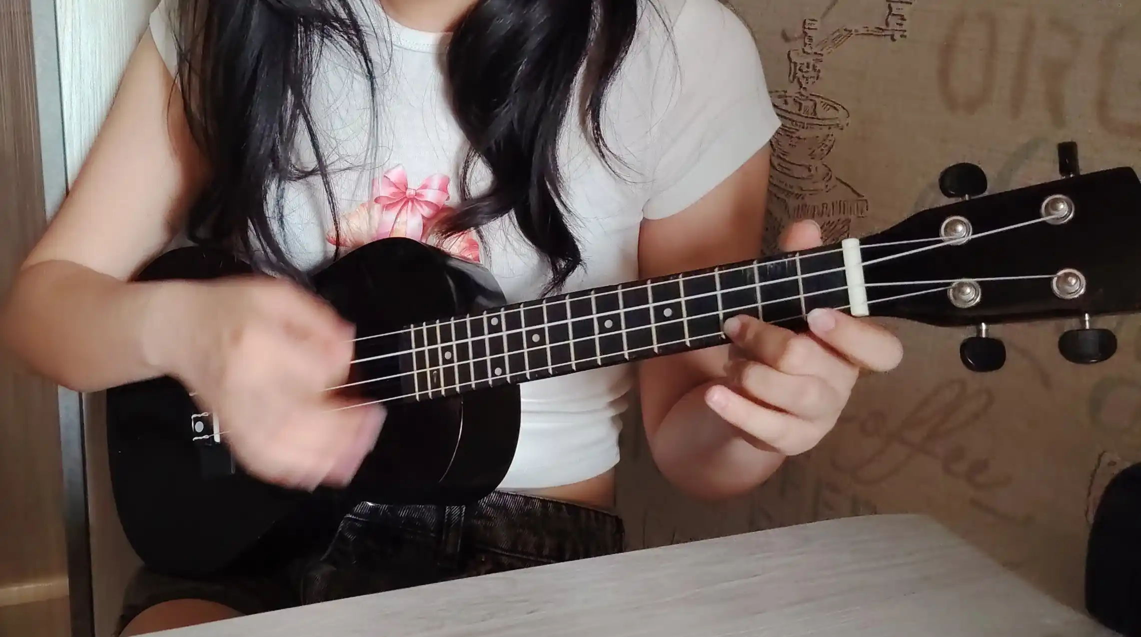 Konsert ukulelesi, 58 sm, musiqa asboblari to‘plami, mini gitara
