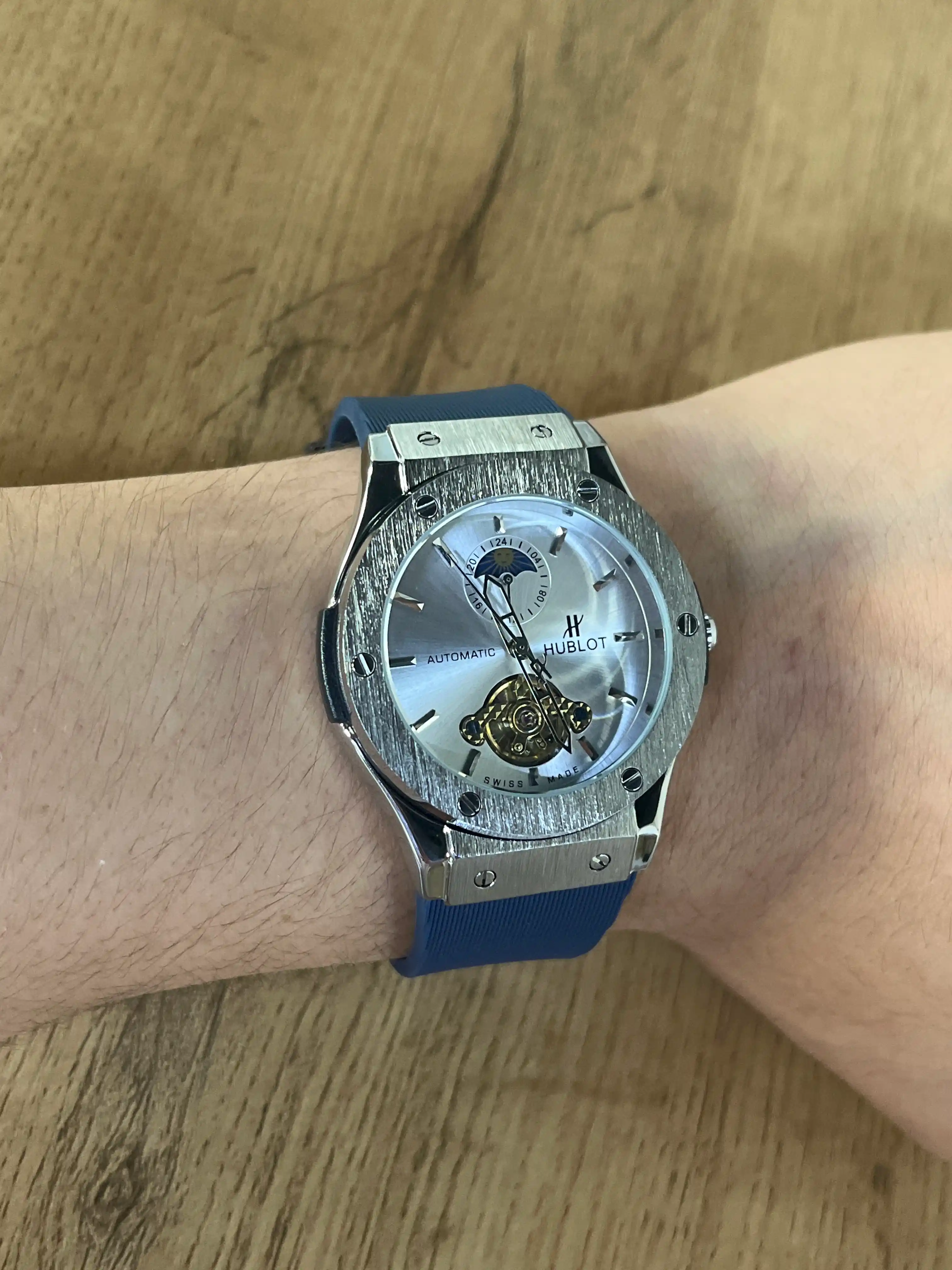 Erkaklar qo‘l soati, Hublot, yapon mexanizmi, open heart mexanikasi, yoqut shisha, klassik