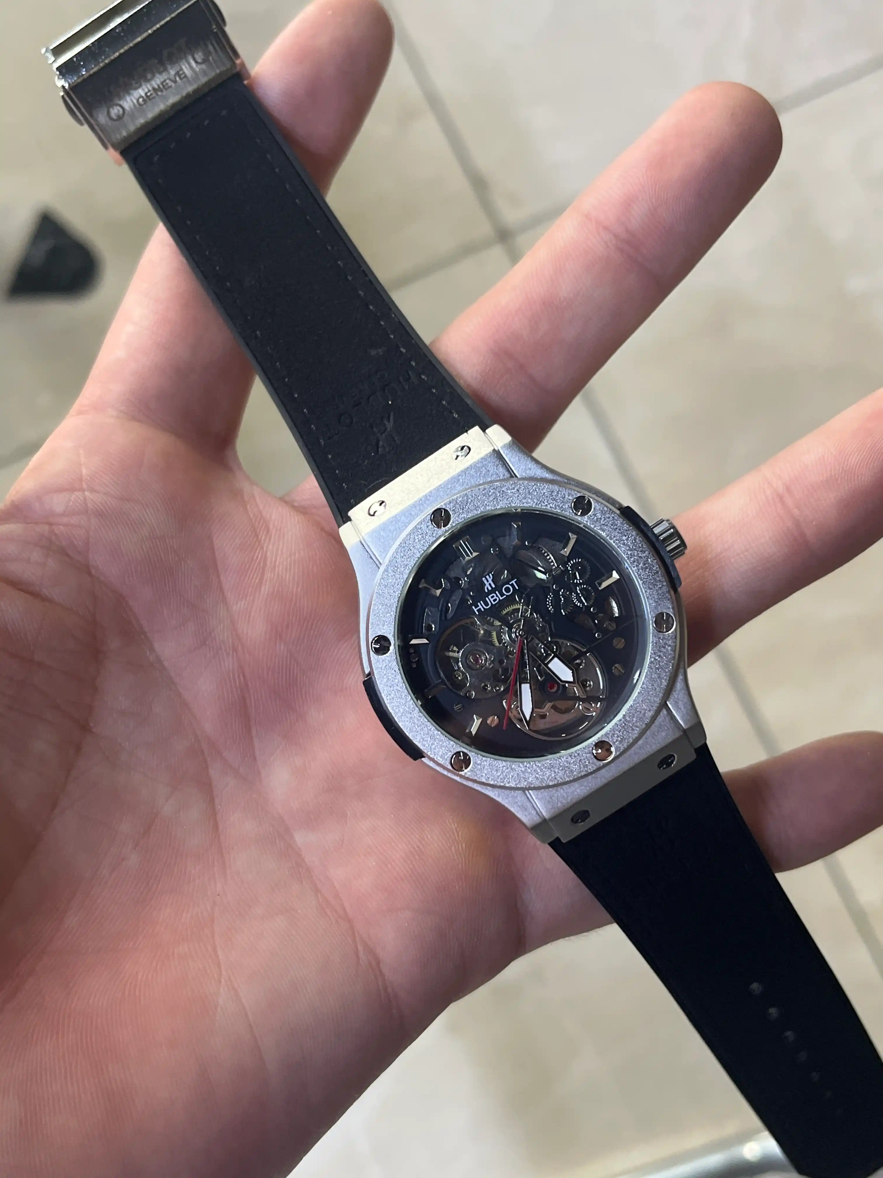 Erkaklar qo‘l soati, Hublot, yapon mexanizmi, open heart mexanikasi, yoqut shisha, klassik