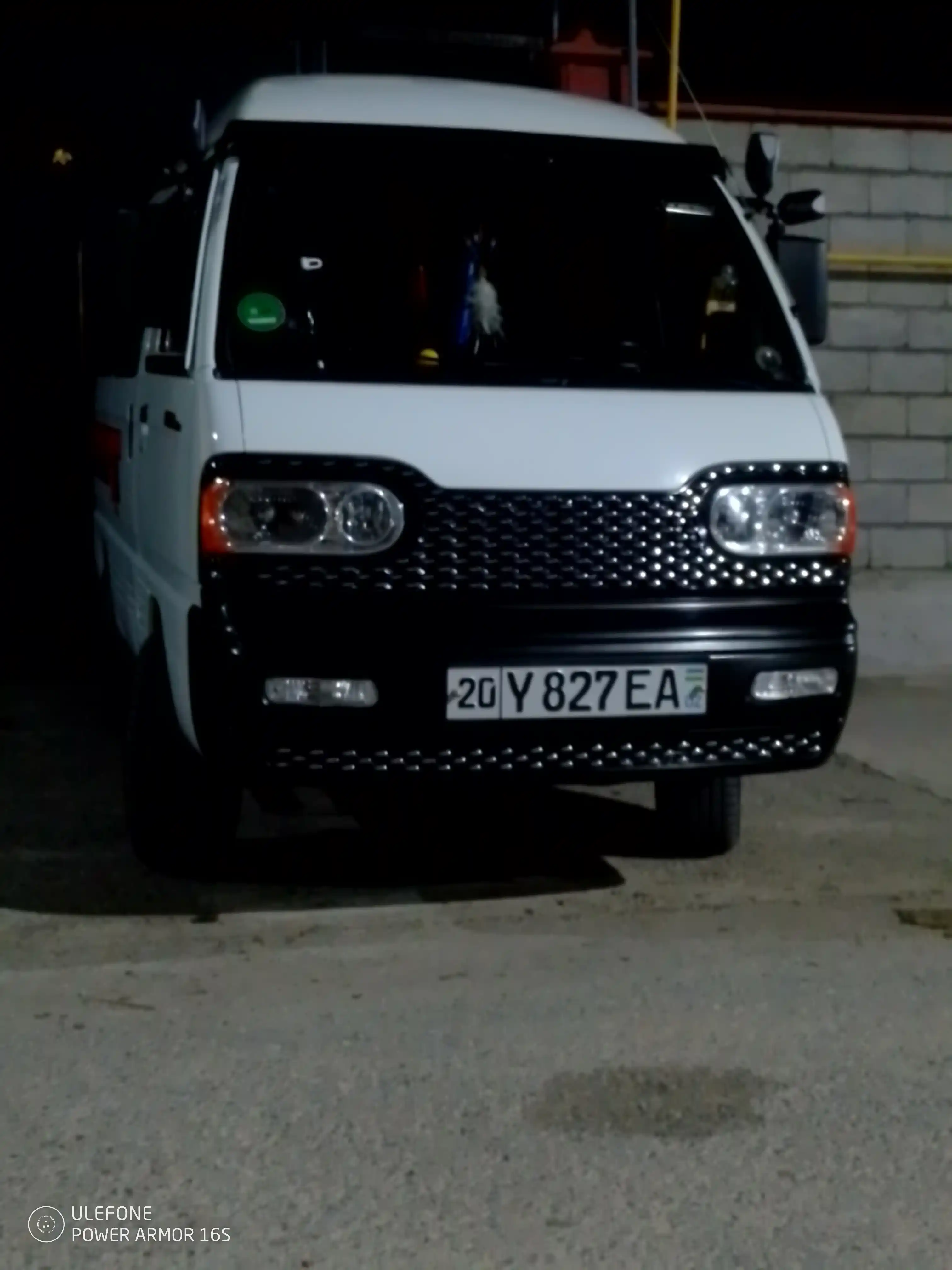 DAMAS old bamperi uchun bezak qoplama, qora va kulran RSg ranglar, RS va chazor dizayn