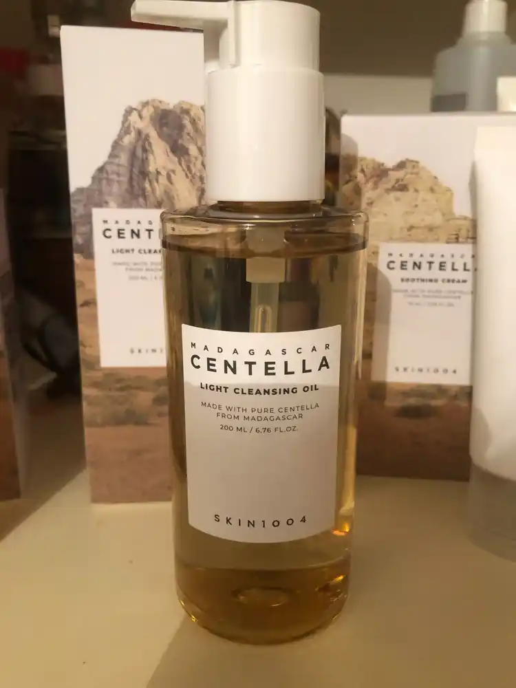 SKIN1004 Madagascar Centella Light Cleansing Oil gidrofil yog'i