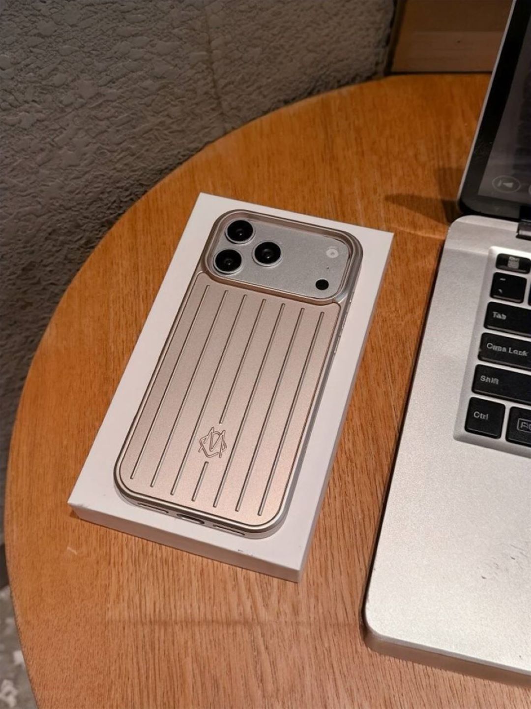 Чехол RIMOWA iPhone 14, 15, 16, 17, Pro, Max, Plus, Air, цветной