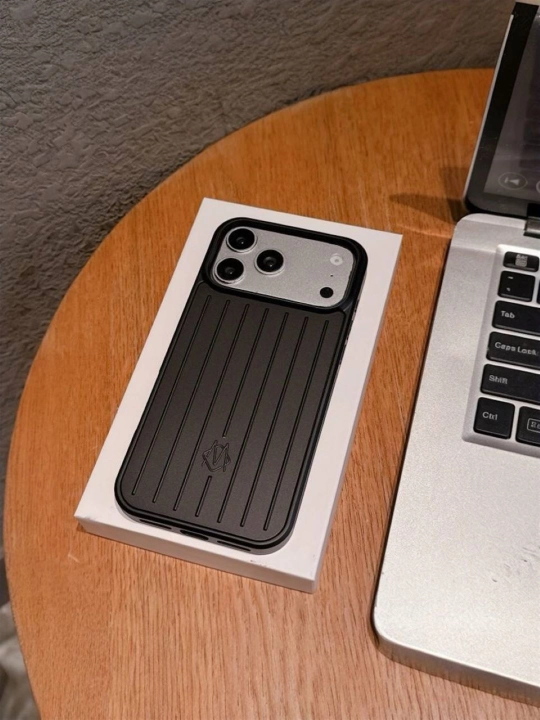 Чехол RIMOWA iPhone 14, 15, 16, 17, Pro, Max, Plus, Air, цветной