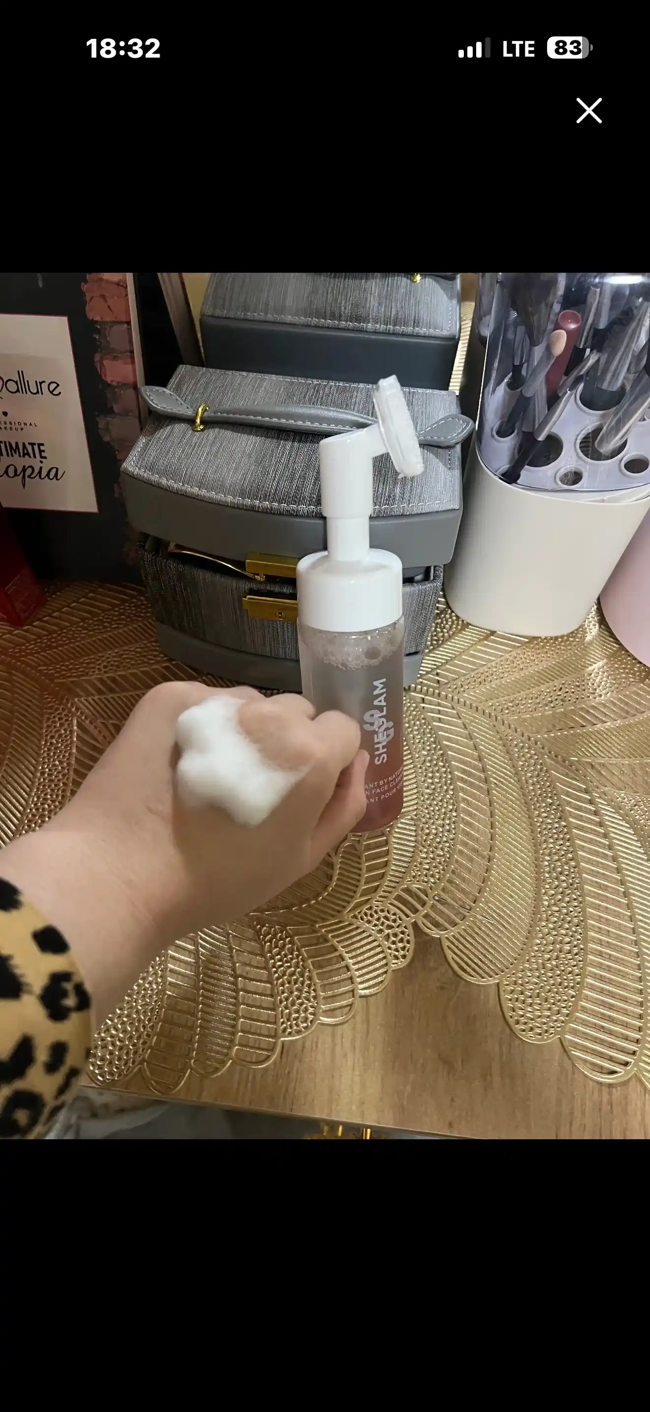Cho'tka bilan tozalovchi ko'pik, yuz uchun namlovchi va tozalovchi penka, 150 ml