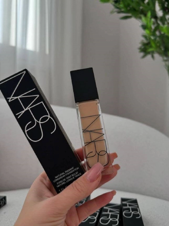 Тональный крем CC и NARS — выравнивает тон кожи - 