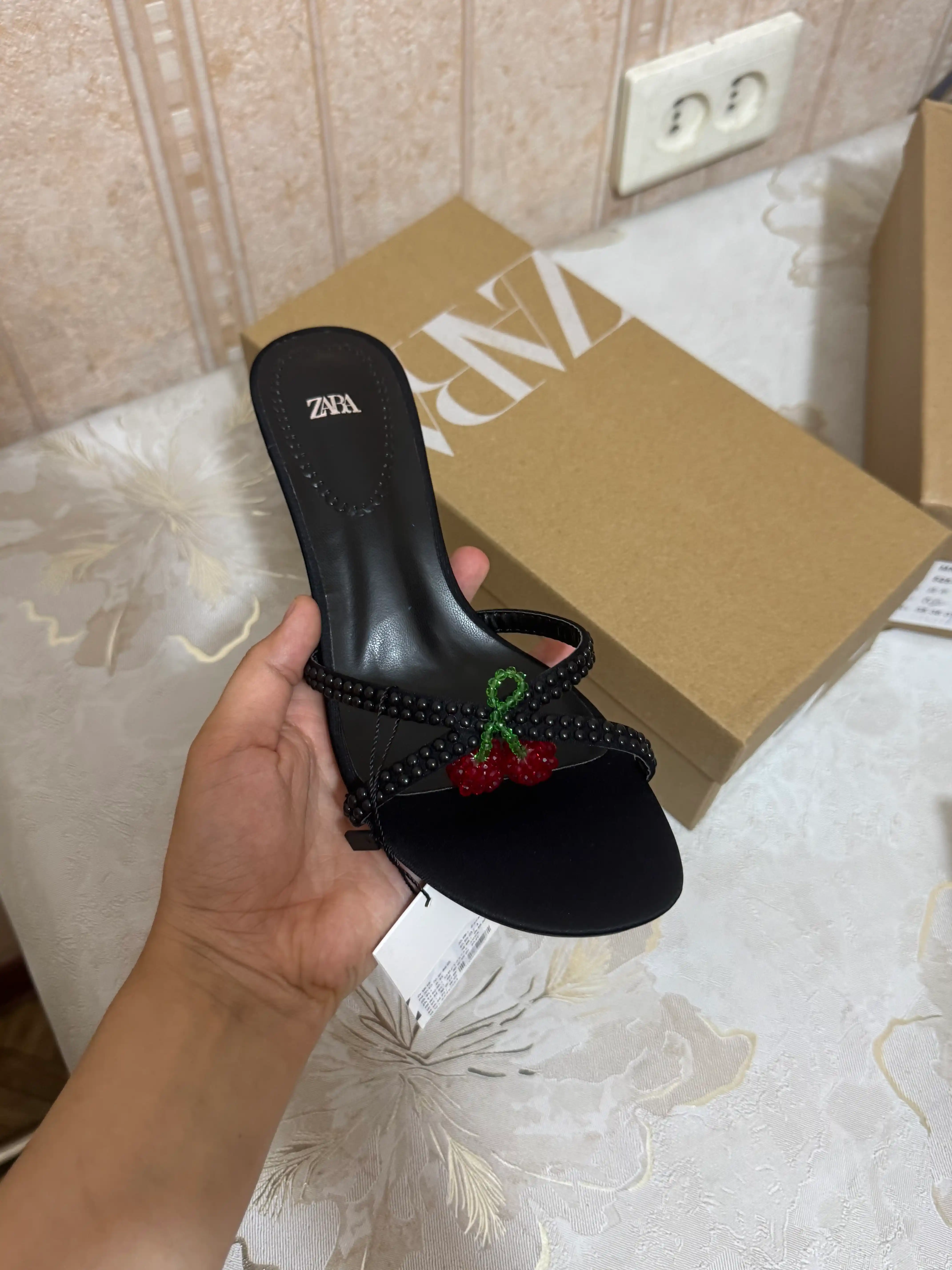 Ayollar uchun poshnali myuli tufli – ochiq burunli elegant model, Zara