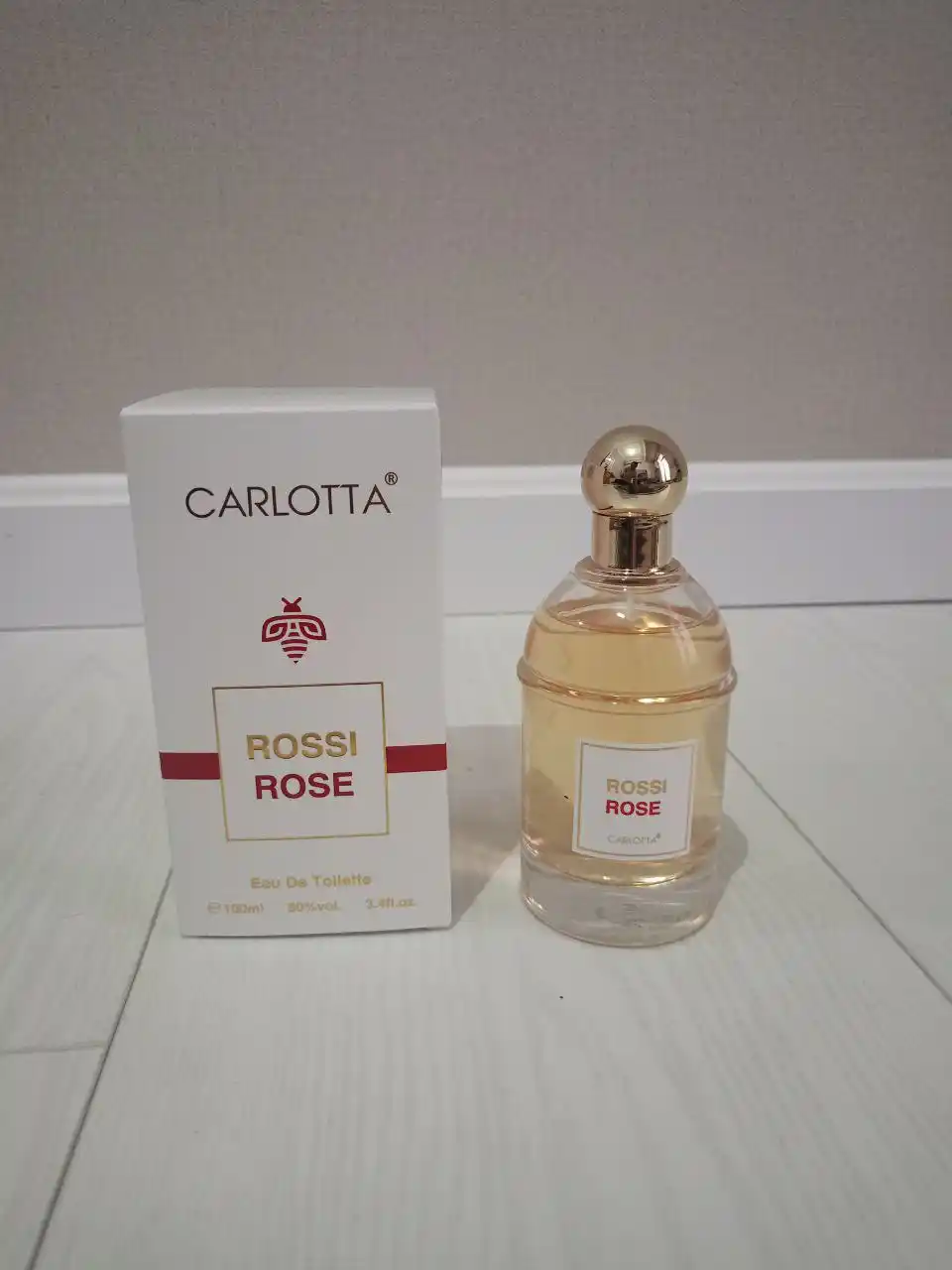 Rossi Rose ayollar parfyumi, sovg'abop qadoqda, Carlotta brendi