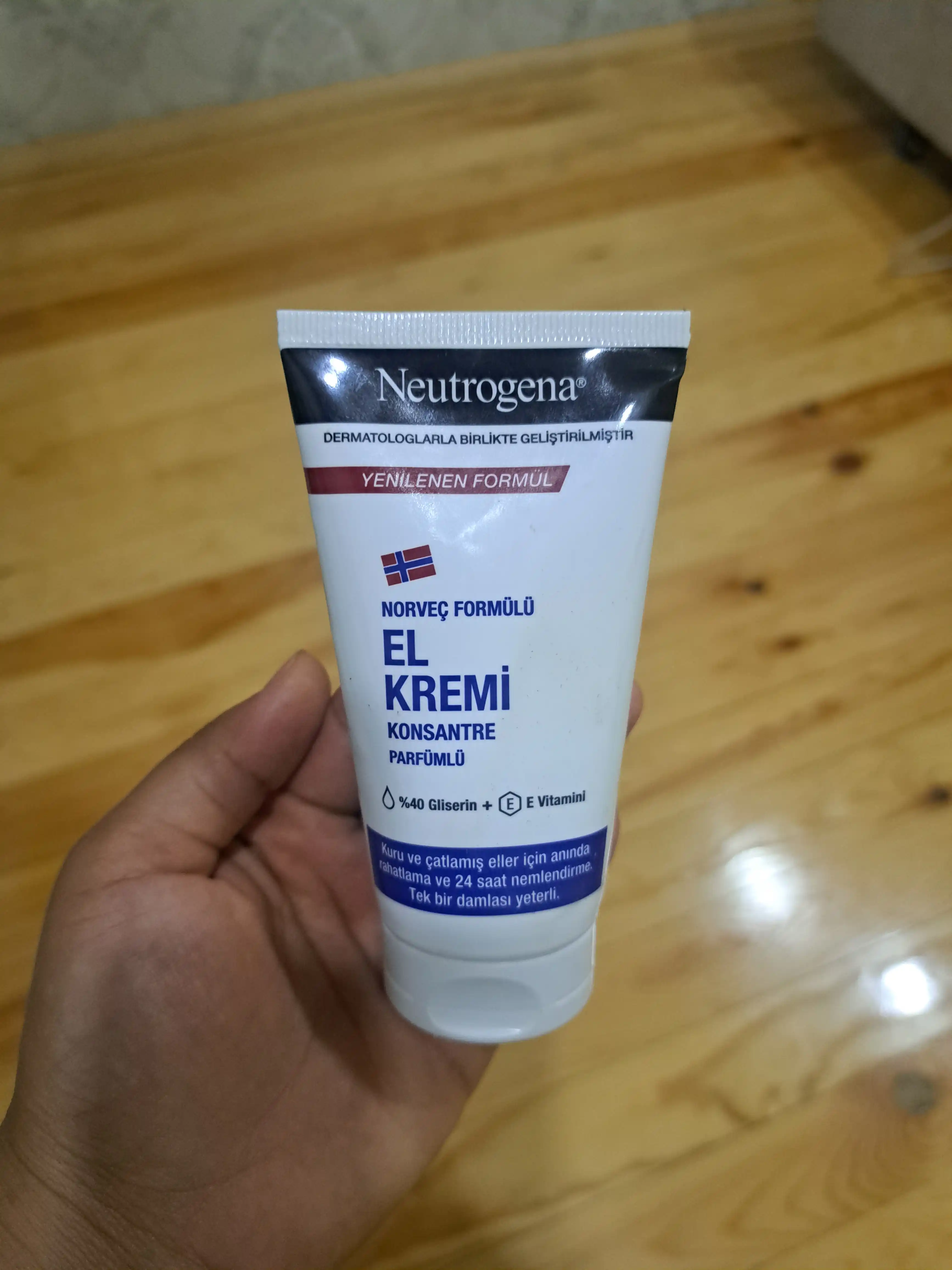 Krem qo'l uchun Neutrogena, xushbo'y, 75 ml