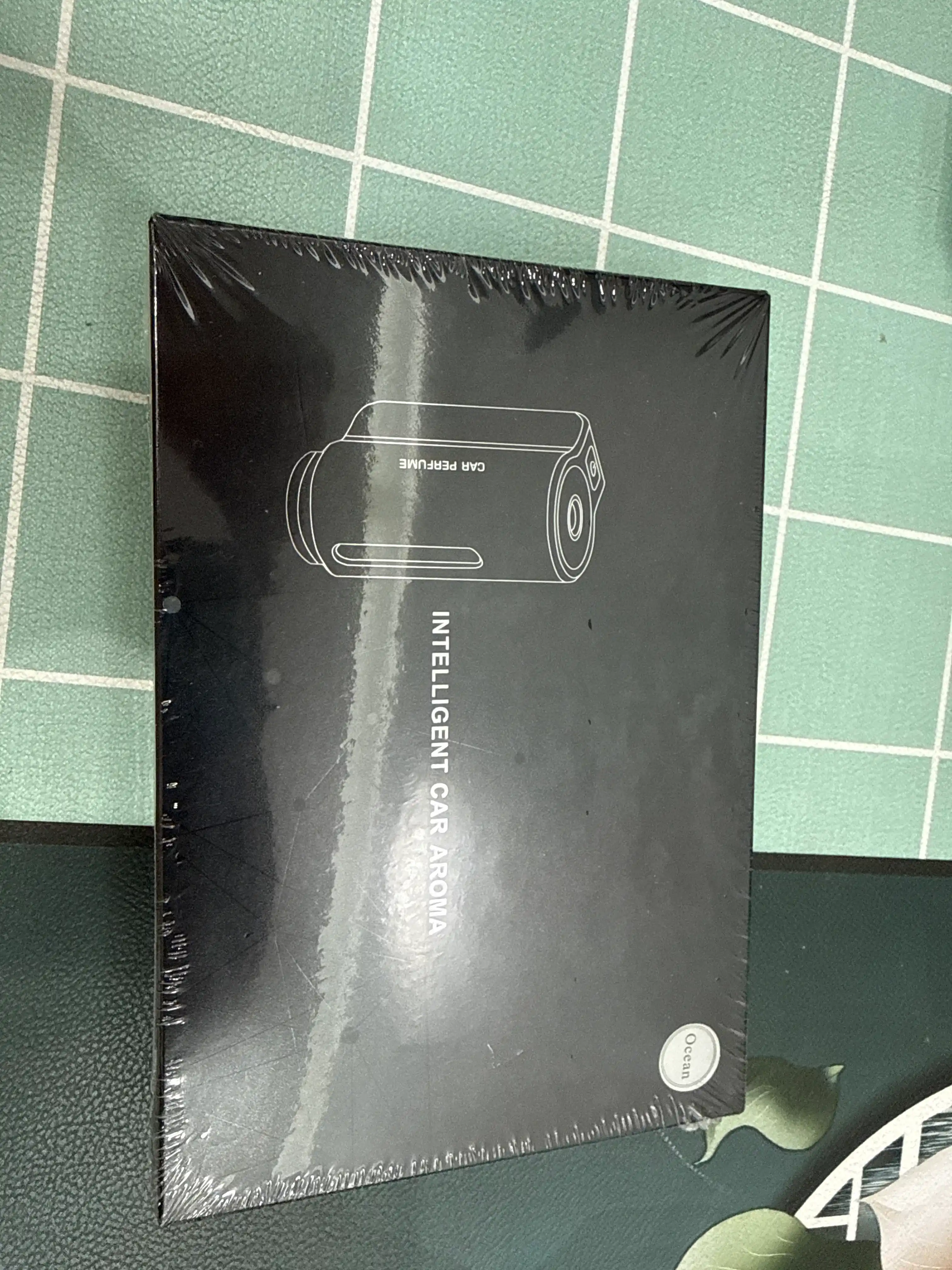 Avtomobil uchun avtomatik aqlli aromadiffuzeri, aromatizator, 3 ta aromatizator sovg'a