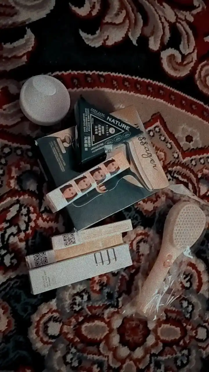 Qosh va ko‘z uchun cho‘tkali qalam, avtomatik, suvga chidamli, layner
