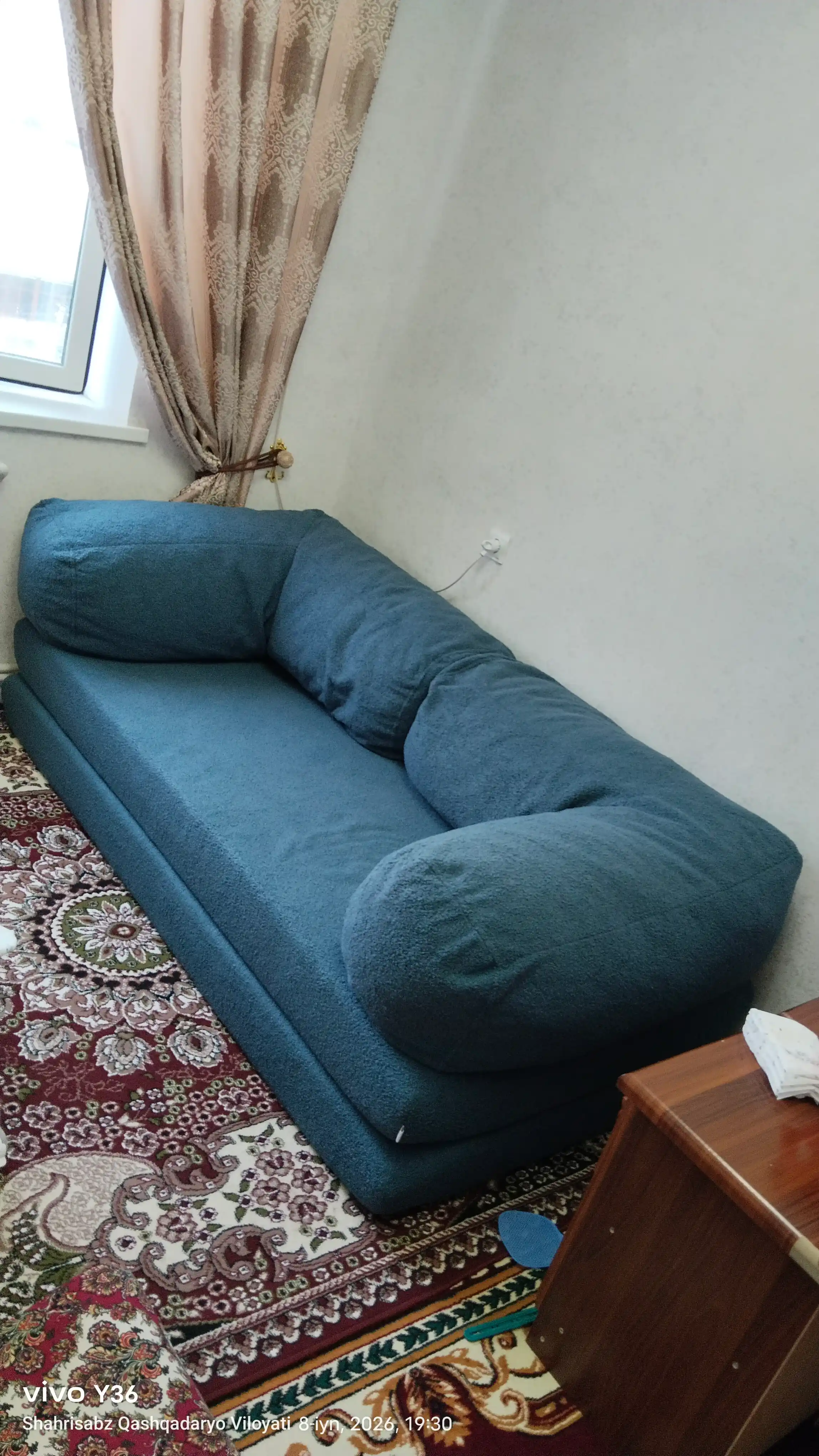 Teddy karkassiz divan-krovat, 3 tasi 1 da divan-transformer, yigʻiladigan divan