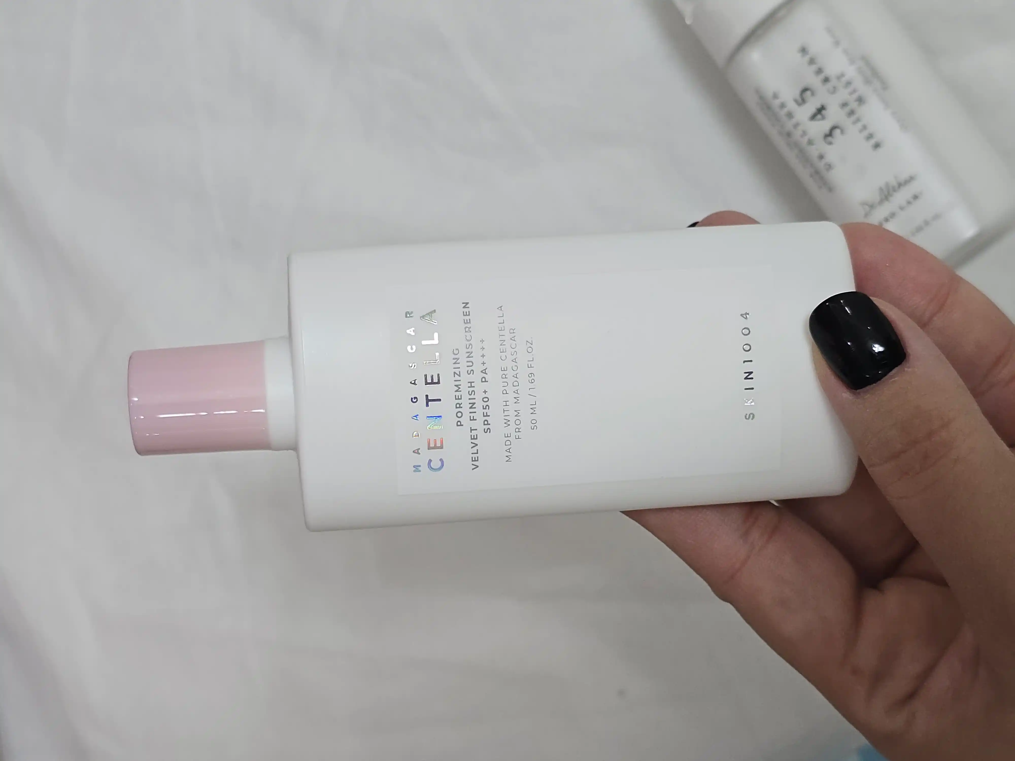SKIN1004 Centella Velvet rang beruvchi quyoshdan himoya qiluvchi krem, mat qoplamali SPF50