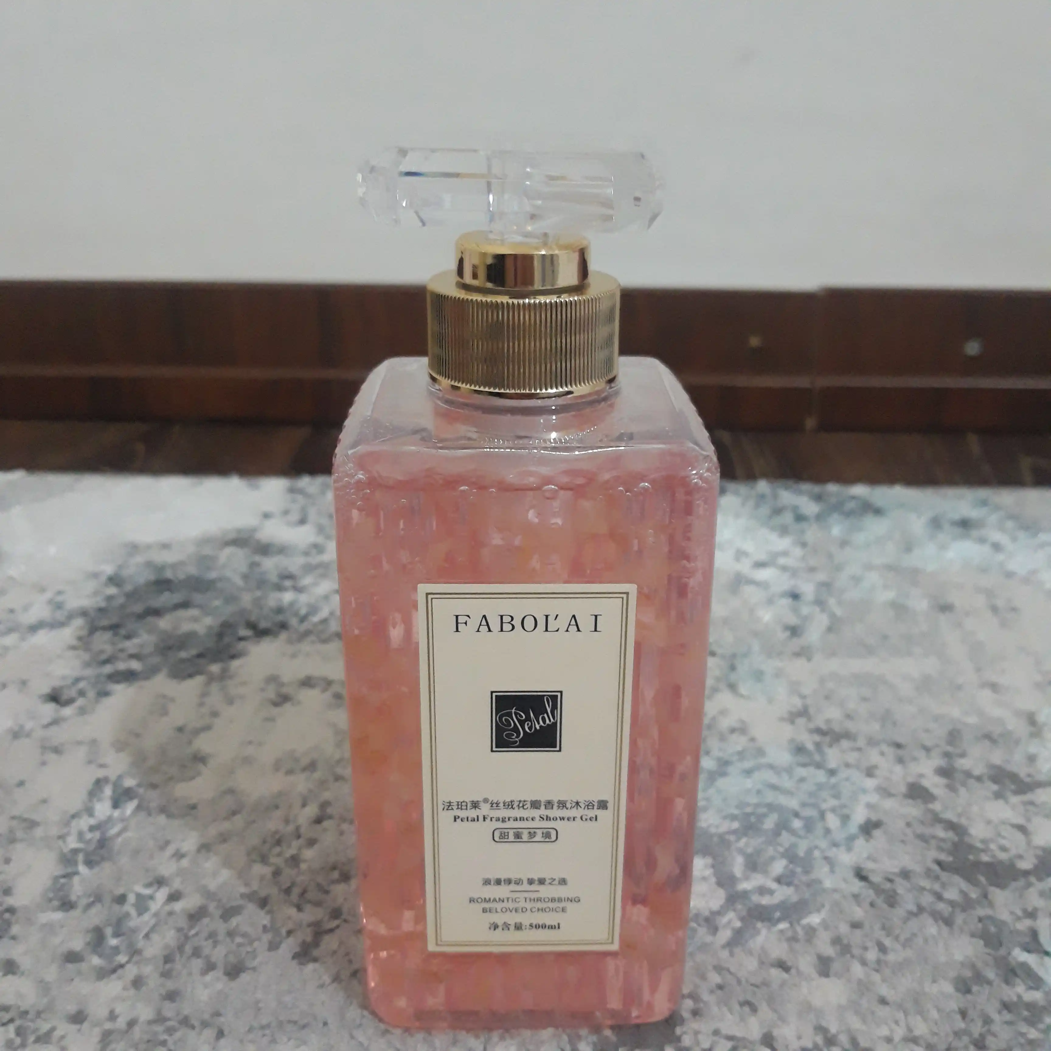 Dush uchun gel Fabolai baxmal yaproqchali xushbo‘y gel, 500 ml