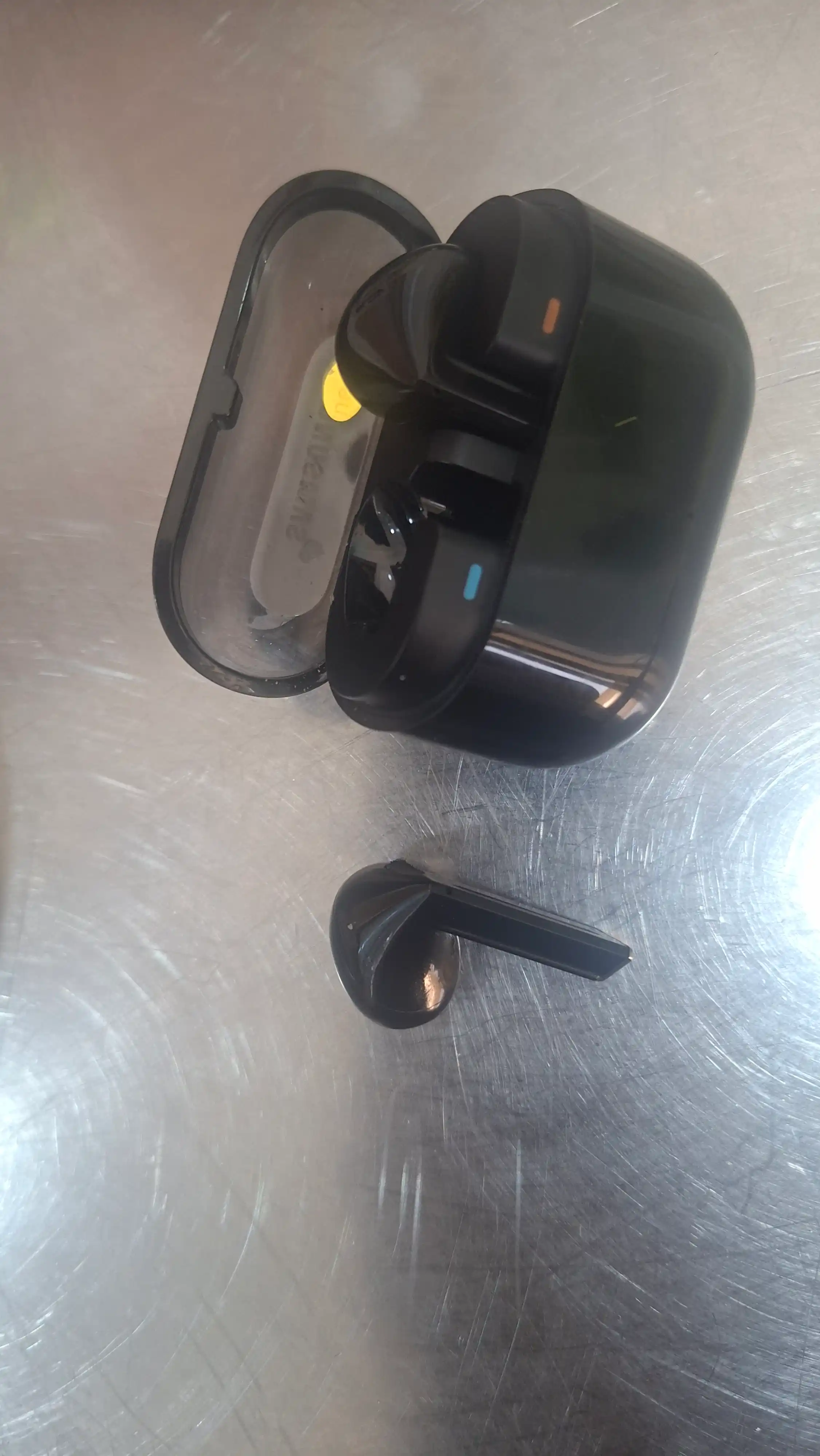 Samsung Galaxy Buds3 qora va oq ranglarda sifatli ovoz va kuchli batareya