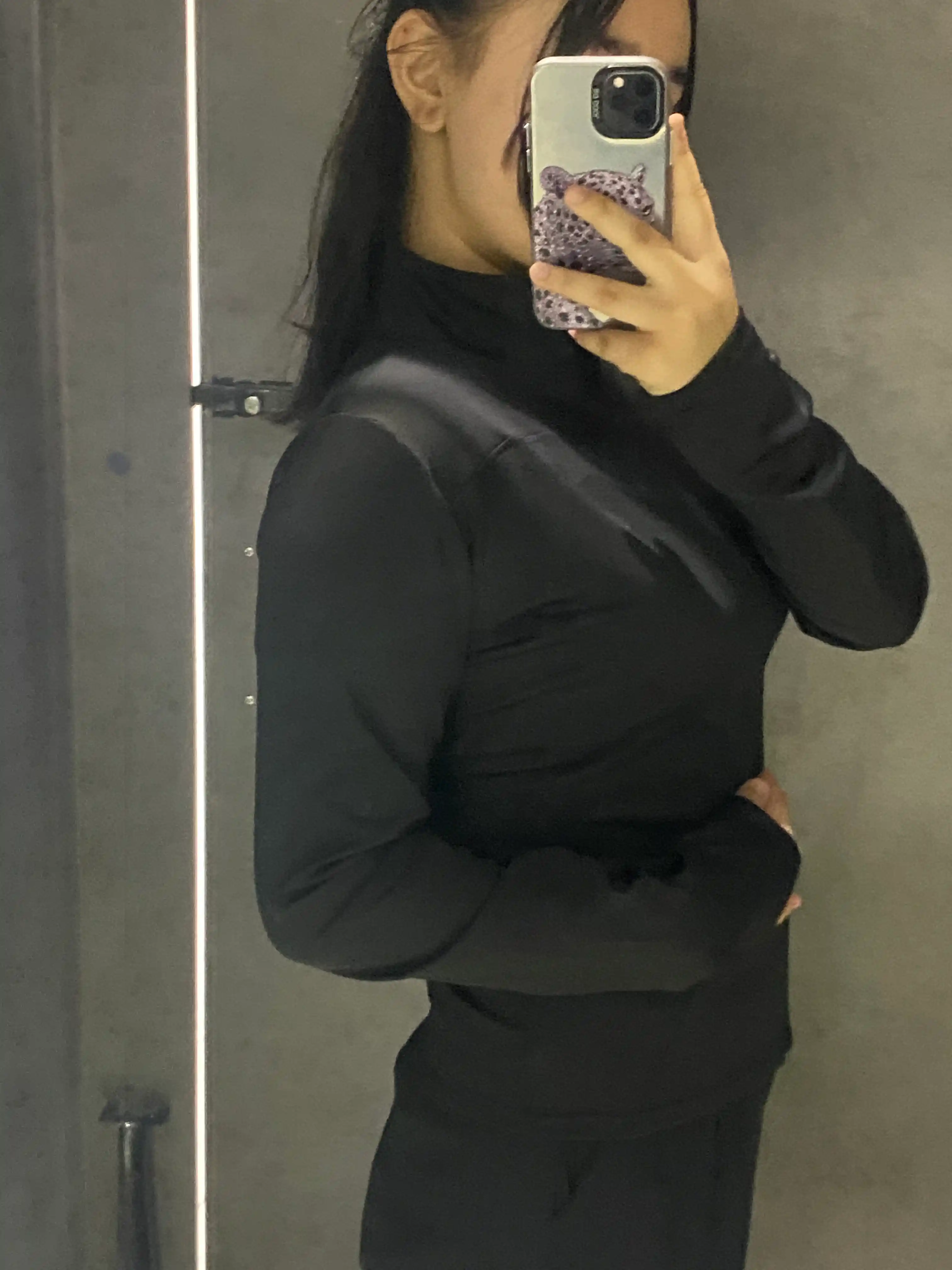 Ayollar uchun rashgard zipli fitness va sport uchun uzun yengli