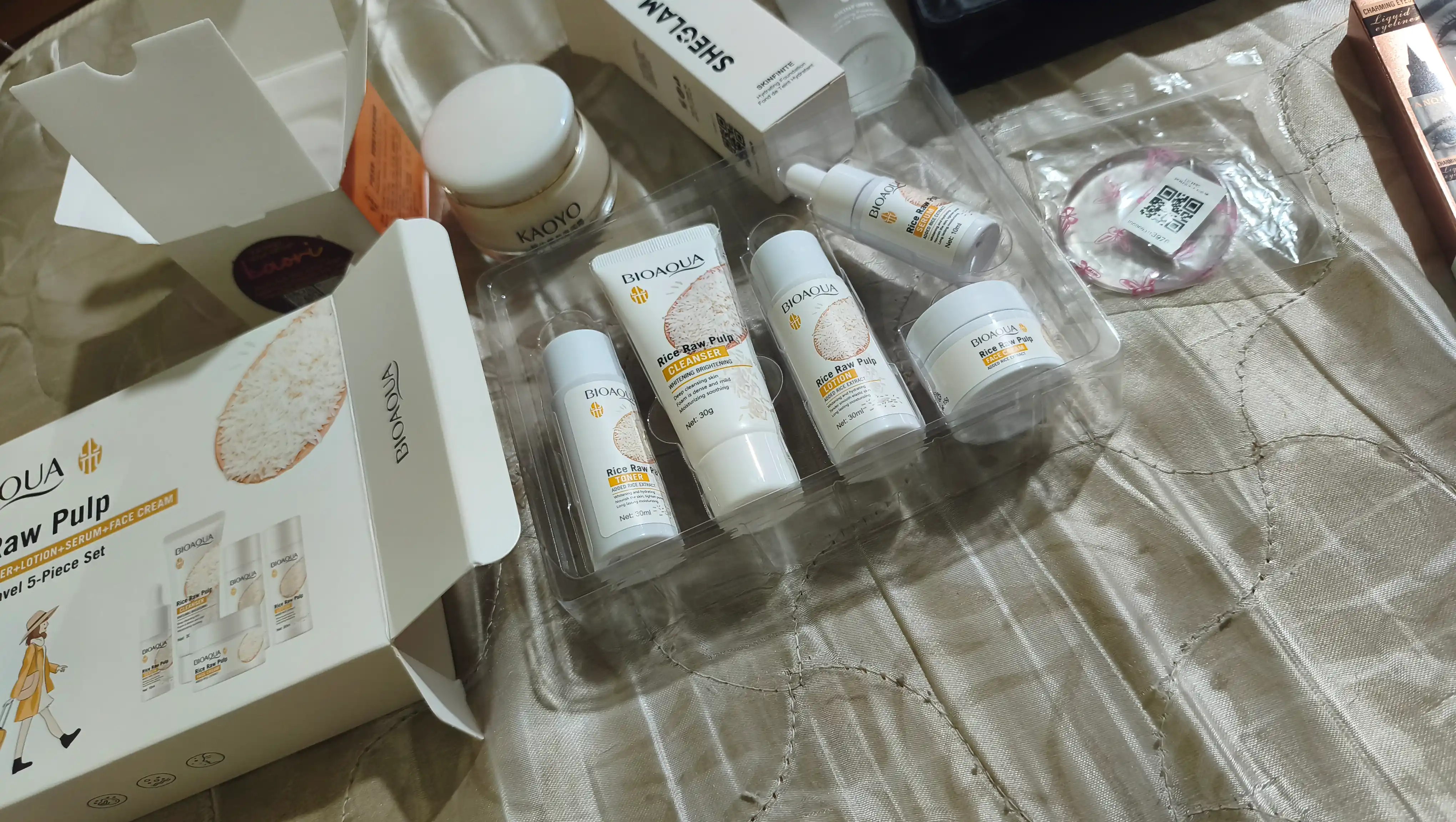 Oziqlantiruvchi va namlantiruvchii yuz kremi, shilliqurti ekstrakti Collagen