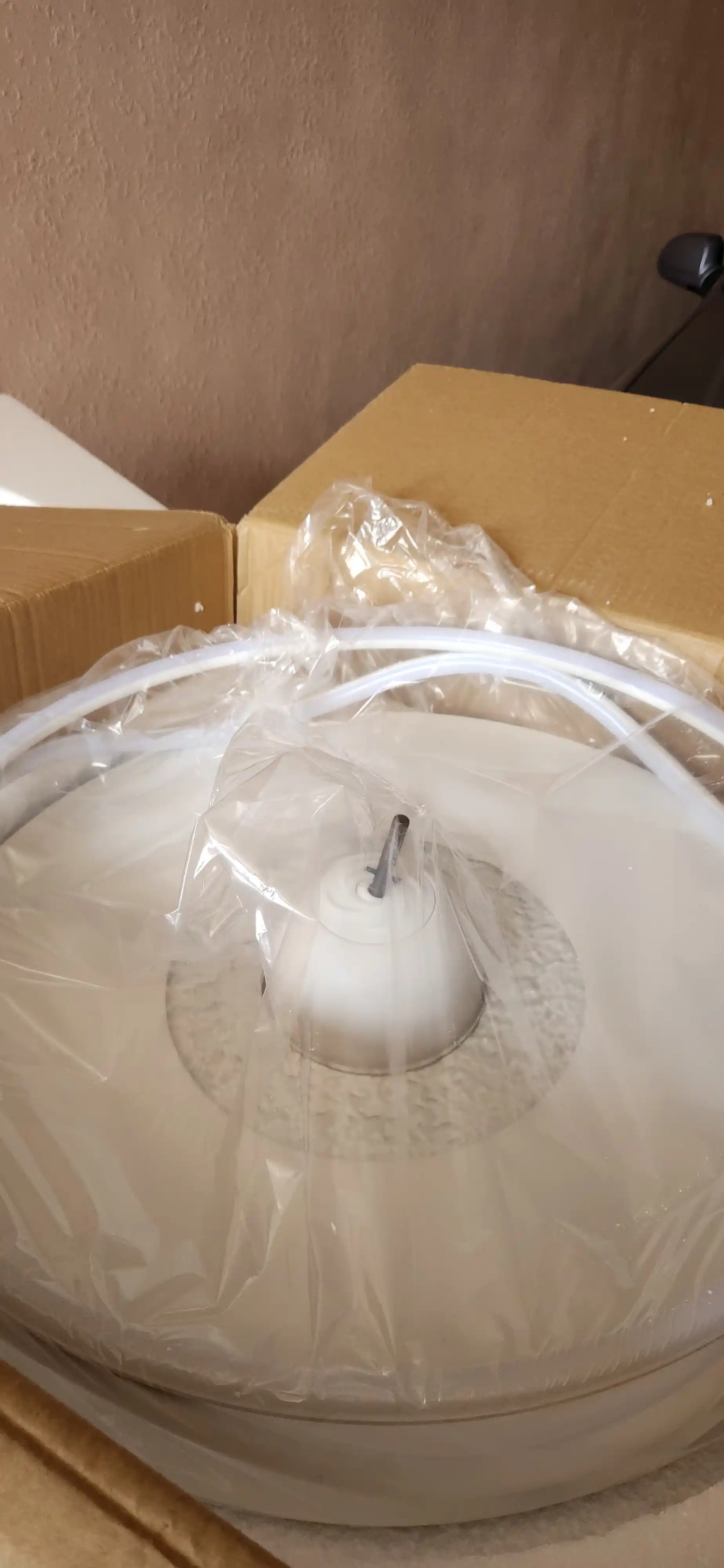 Shiftga lyustra ventilyator LED — 3 xil yorug‘lik, 6 tezlik, pult boshqaruv, sokin ishlash