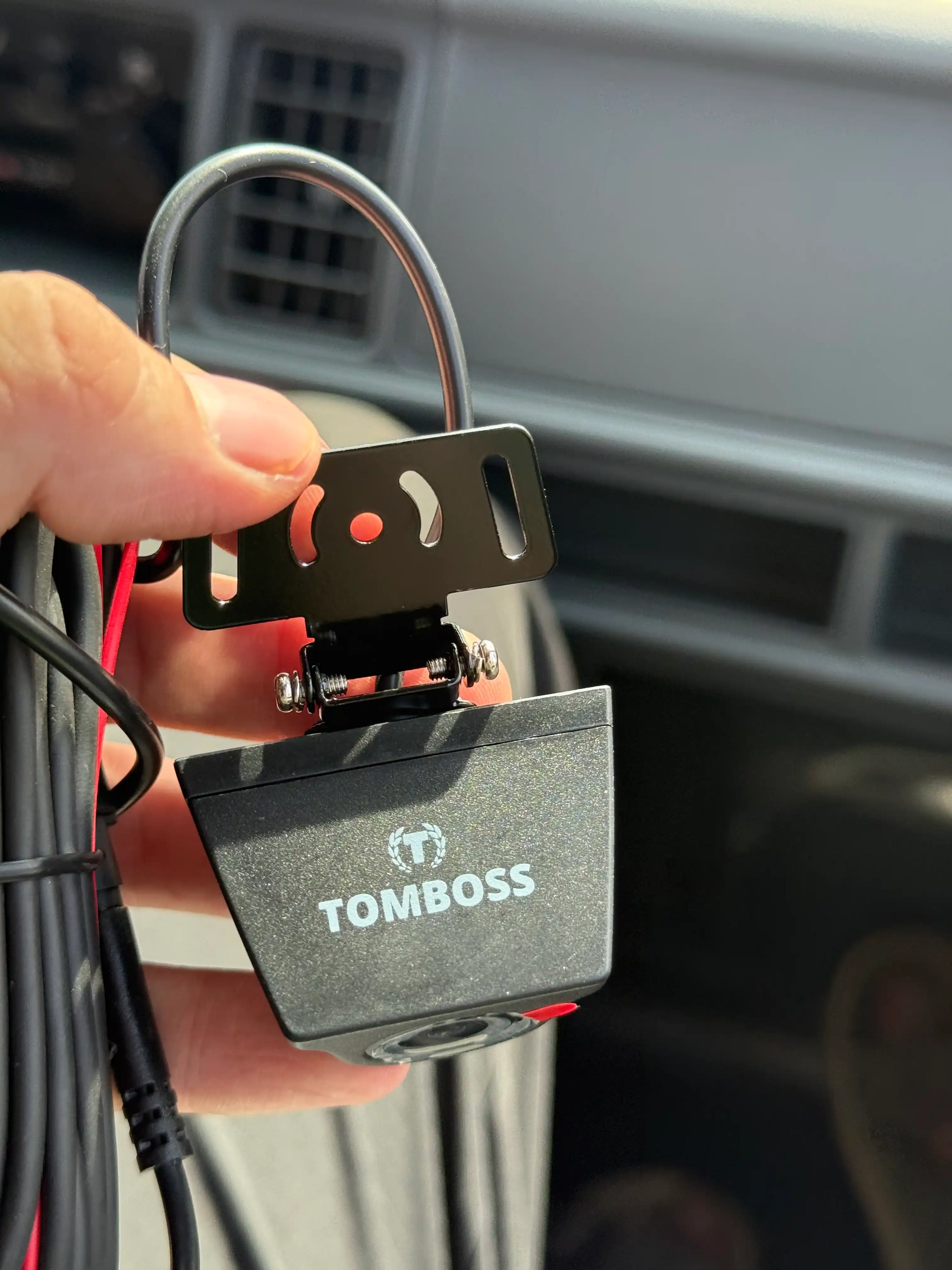 Videoregistrator uchun orqani ko'rish kamerasi va yozuvchi TOMBOSS