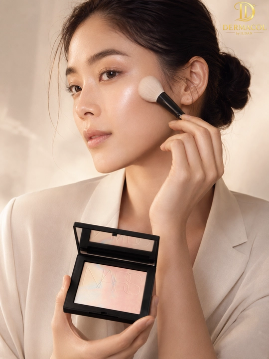 Yuzning tekis rangi va yorqinligi uchun NARS Light Reflecting Stardust yorug‘lik qaytaruvchi kukuni, 10 g