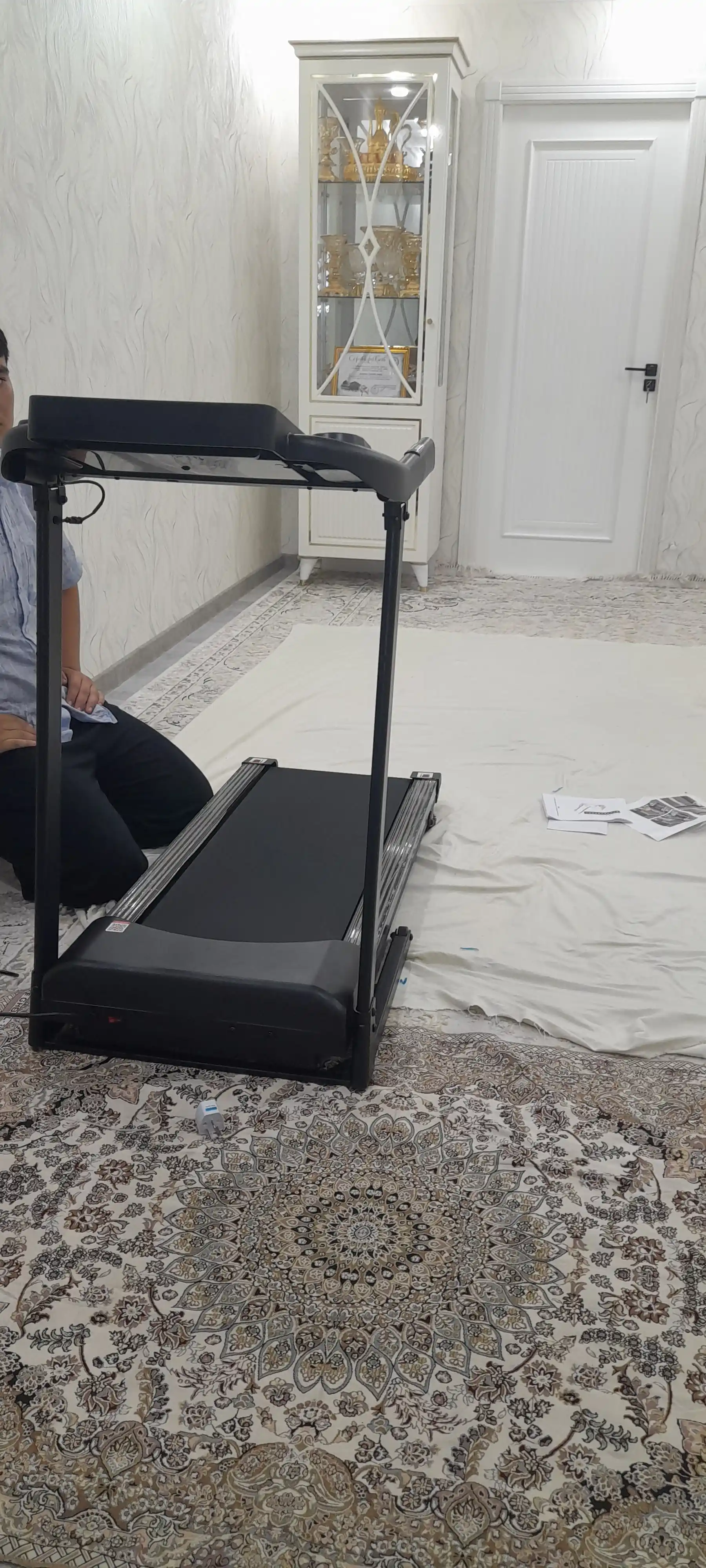 Uy va ofis uchun yugurish yo‘lagi, erkaklar va ayollar uchun kardiotrenajer