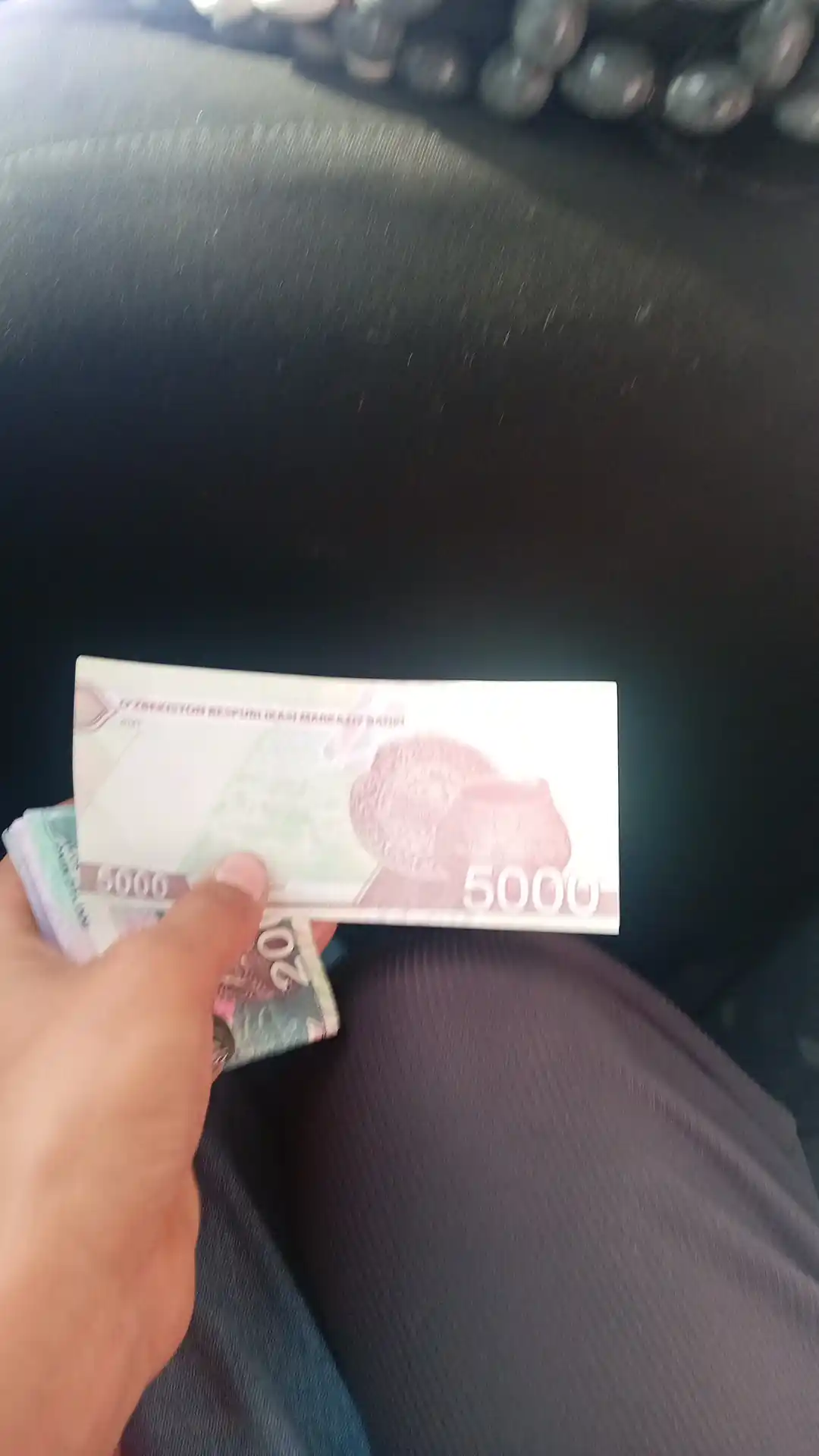 Suvenir pullar, so‘m kupyuralari, 50 ming, 100 mimg, 200 ming