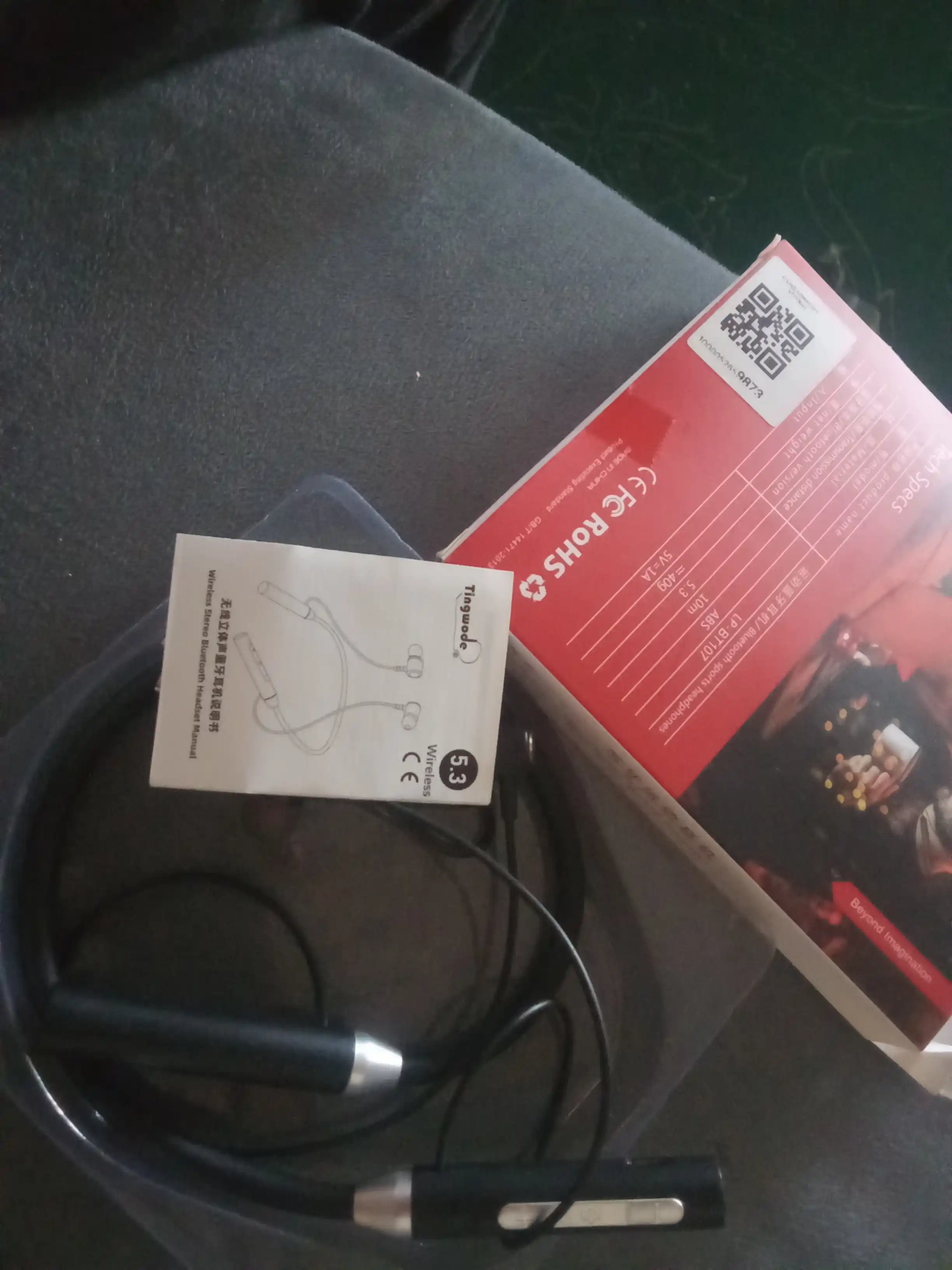 Simsiz sport minigarnituralari, bo'yin jantali, raqamli displey, Bluetooth BT-107, magnit