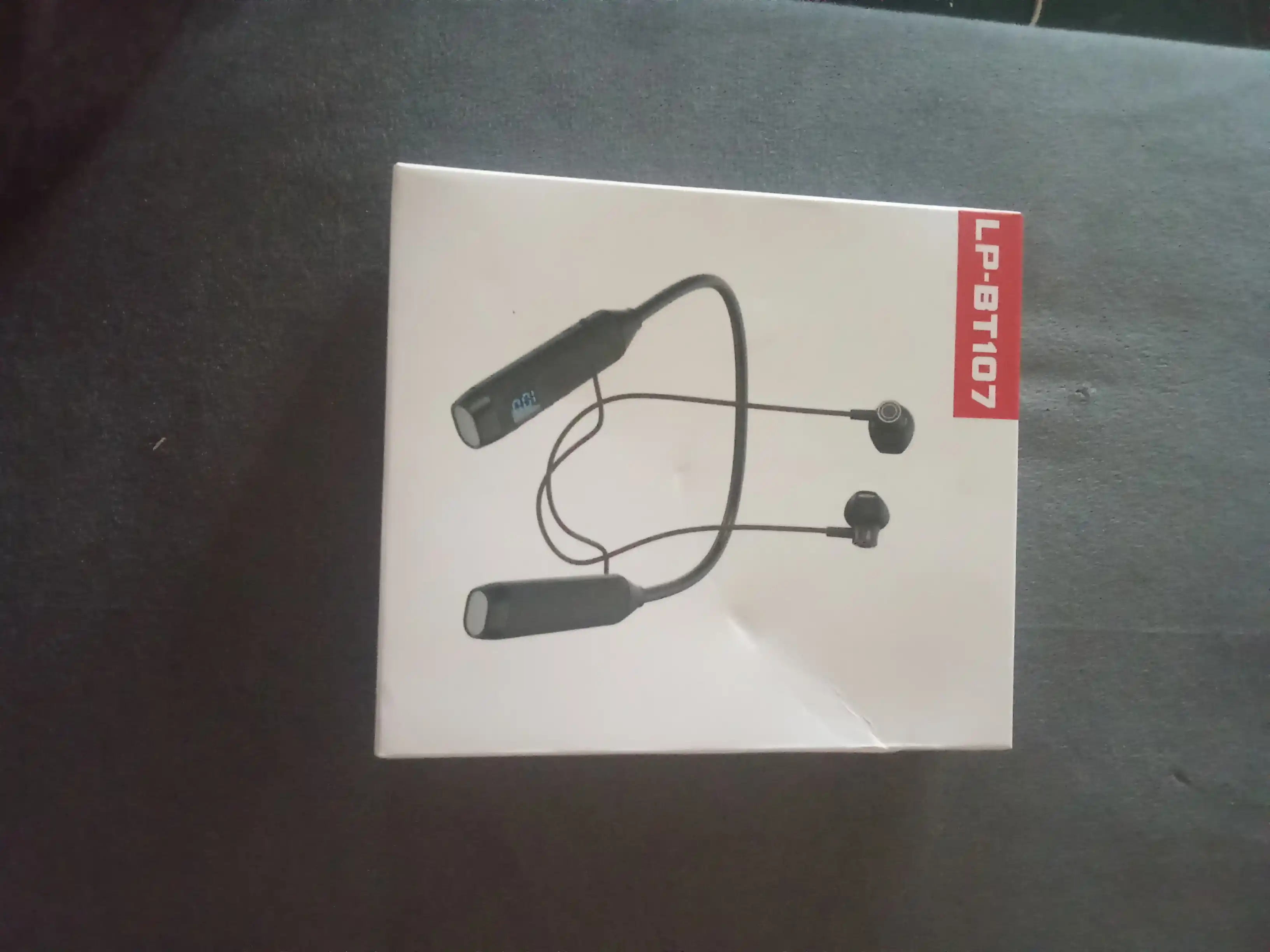 Simsiz sport minigarnituralari, bo'yin jantali, raqamli displey, Bluetooth BT-107, magnit