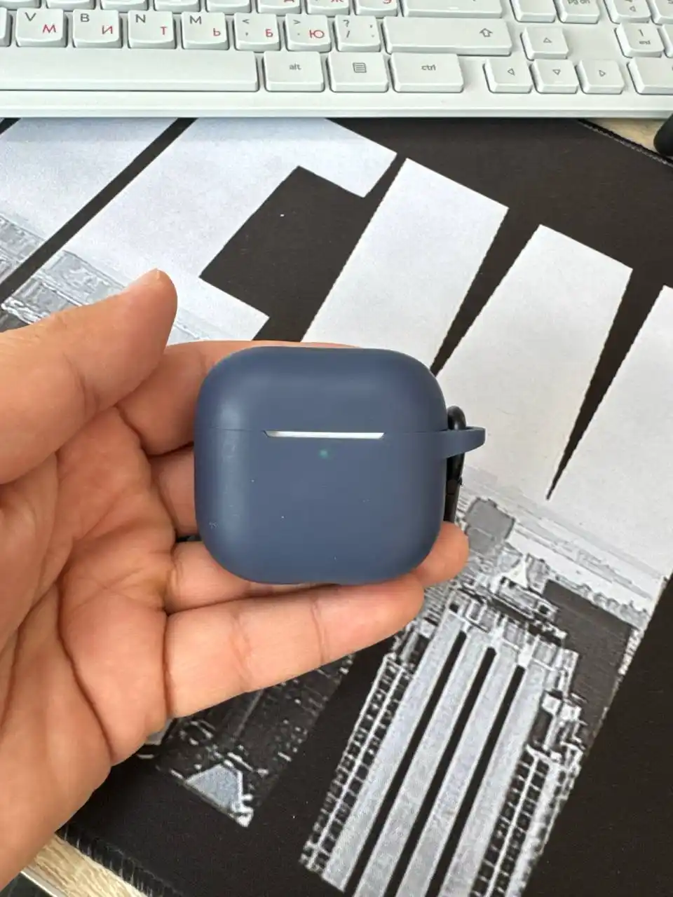 Чехлы для наушников, Green Lion Silicone Case, AirPods 4, Pro 2/Pro 3. Чехол с карабином