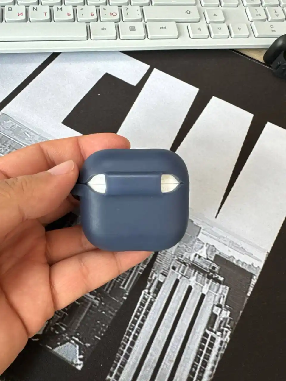 Чехлы для наушников, Green Lion Silicone Case, AirPods 4, Pro 2/Pro 3. Чехол с карабином