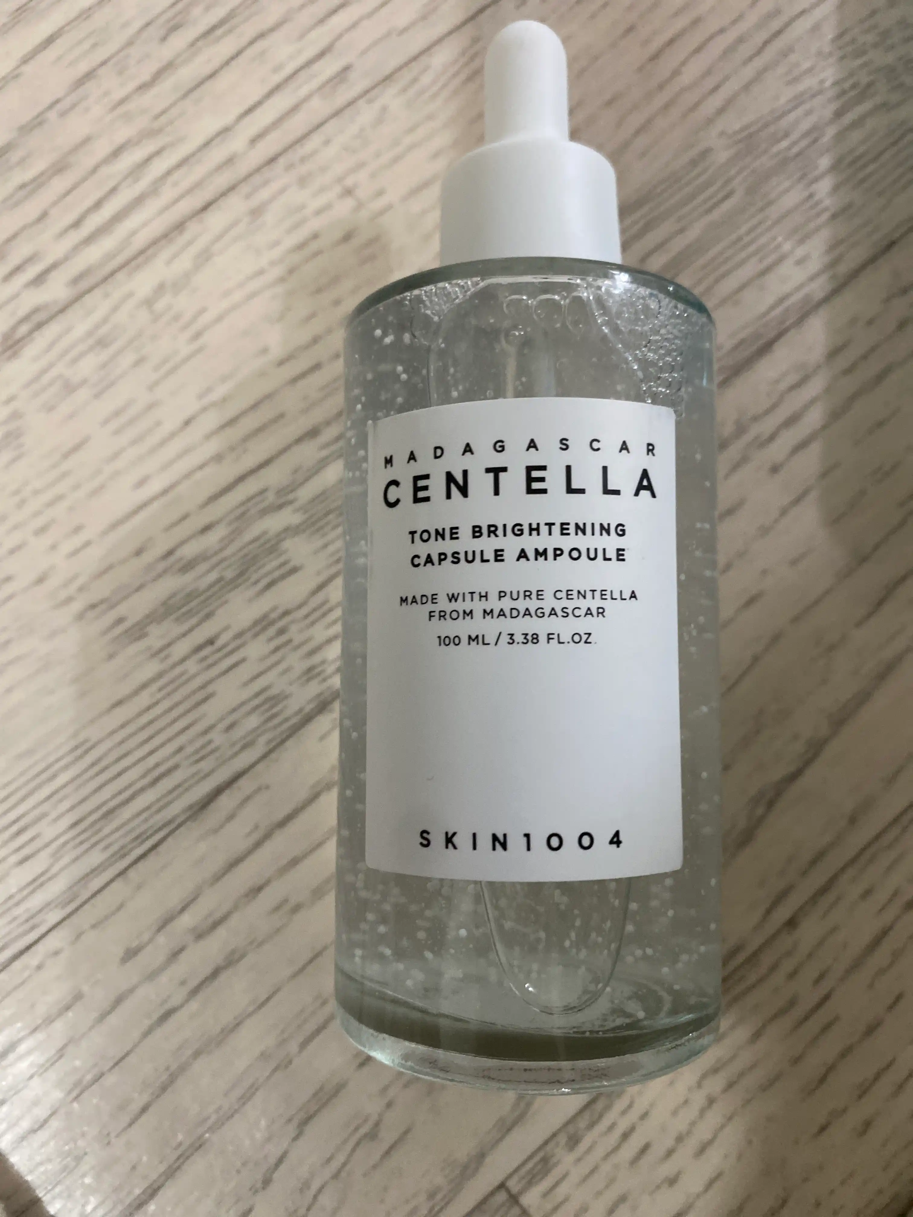 Centella poralarni toraytiruvchi yuz uchun zardob ampula Centella Asiatica