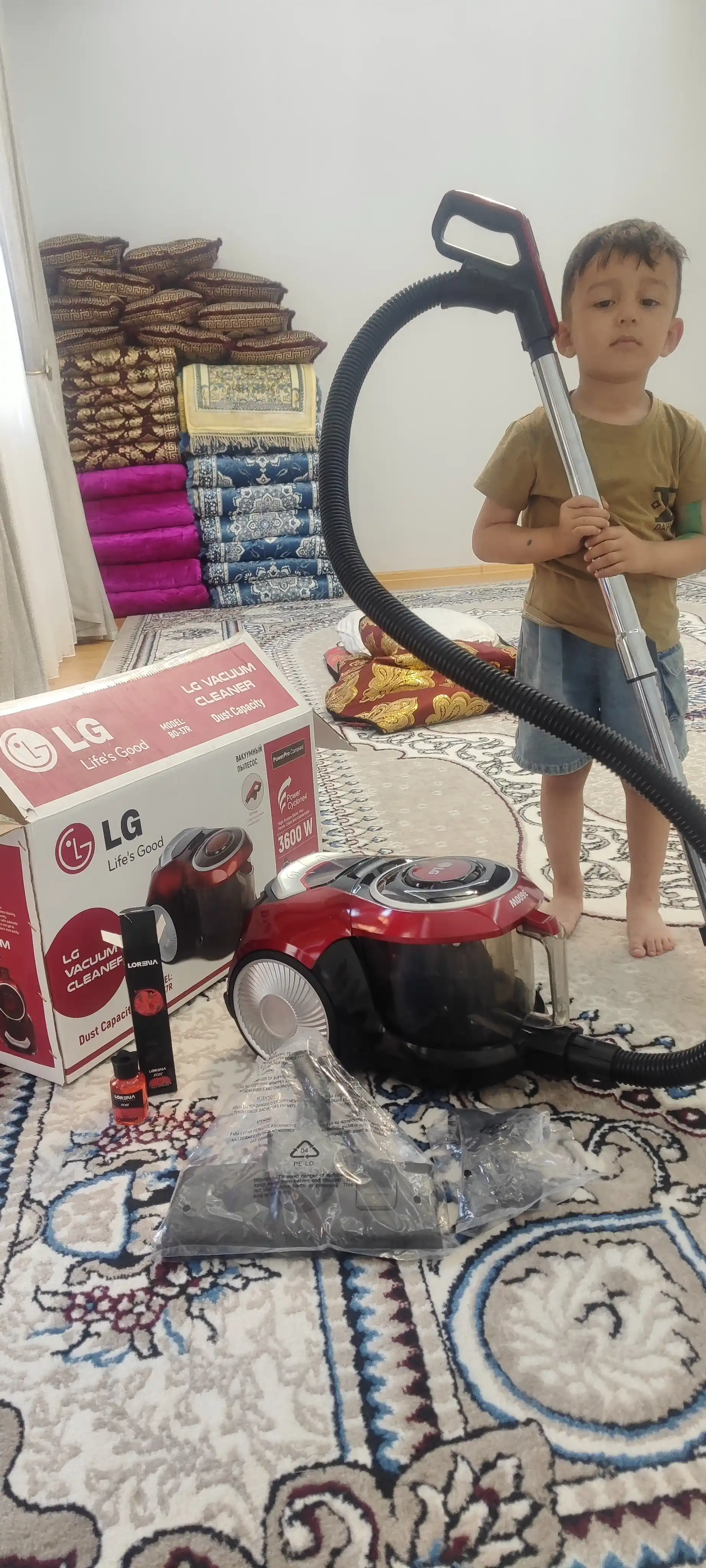Пылесос LG PowerPro, 3600W, без мешка, 4 л, HEPA фильтр