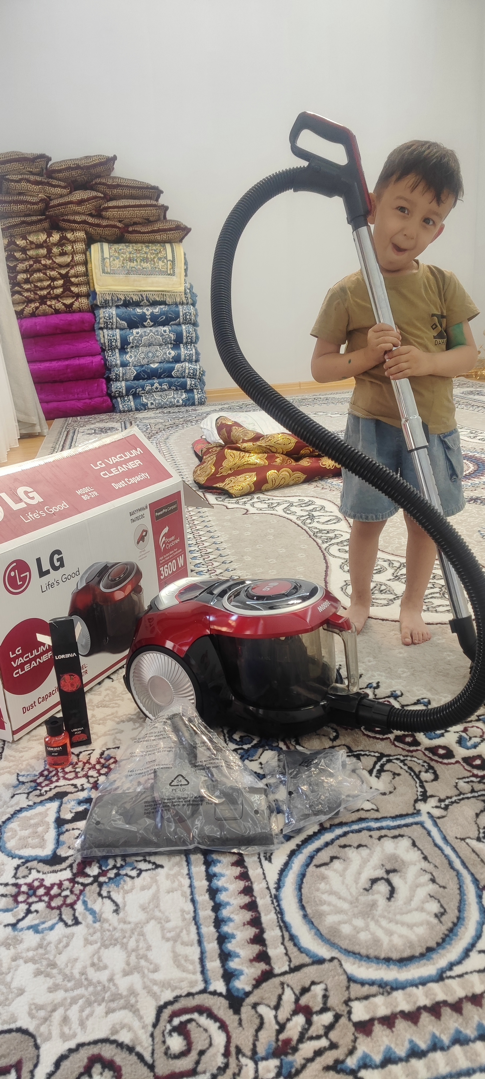 Пылесос LG PowerPro, 3600W, без мешка, 4 л, HEPA фильтр