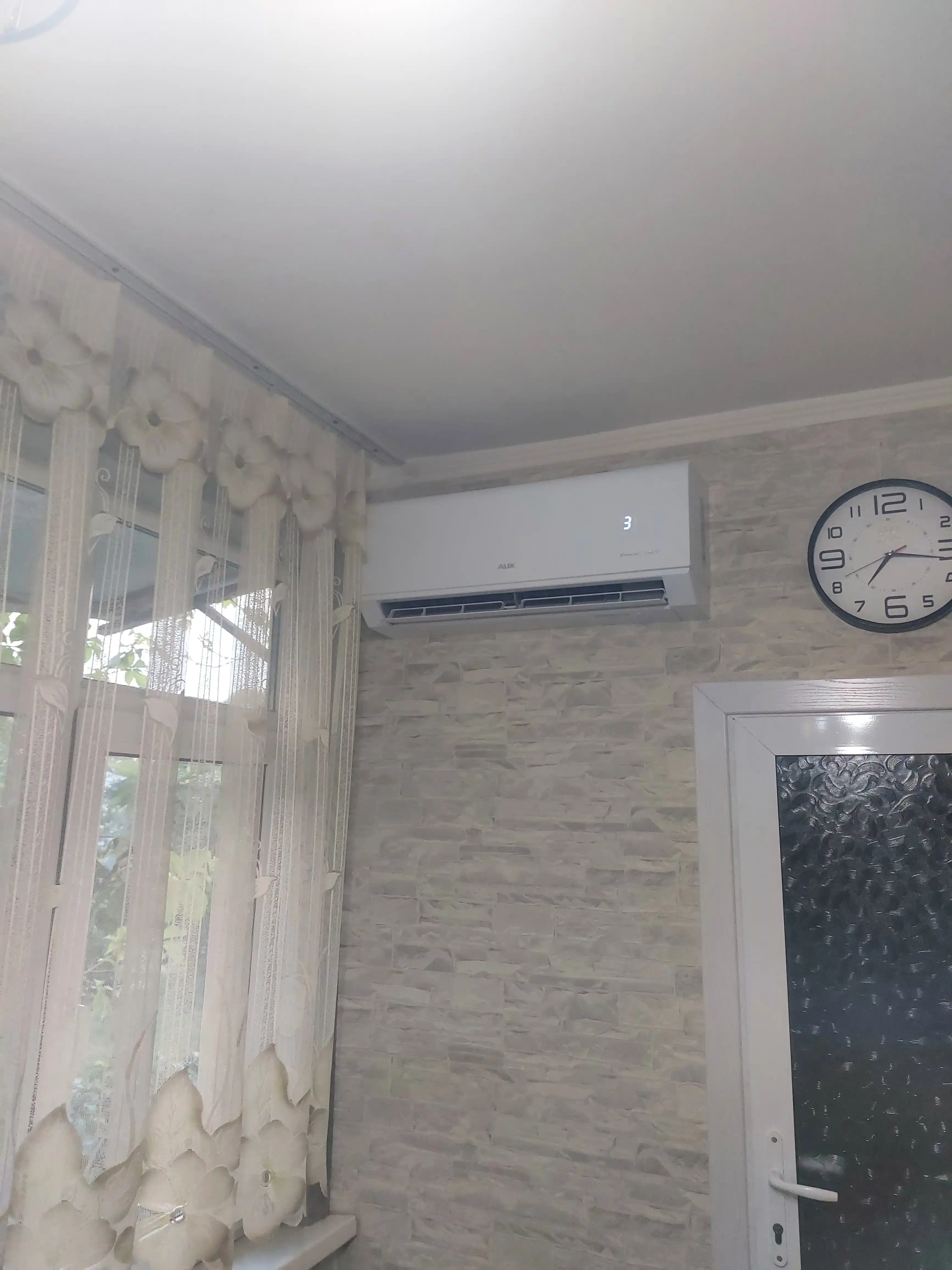 AUX ASW-H12A4/JMR Inverter konditsioneri Sovitish maydoni: 35–40 m²