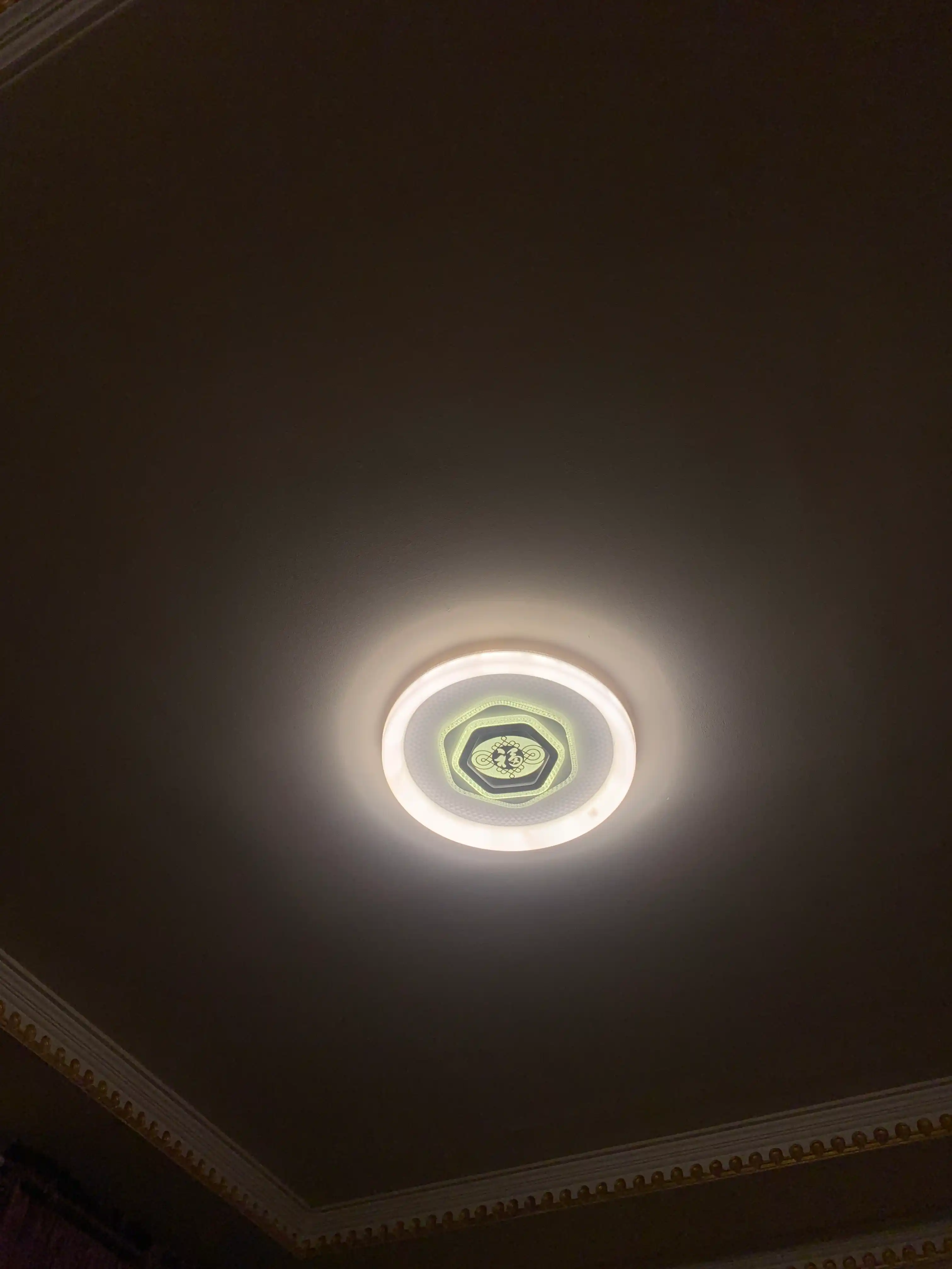 Plafon lyustra hitech yoritish chiroq led, 3 xil rejim yonish