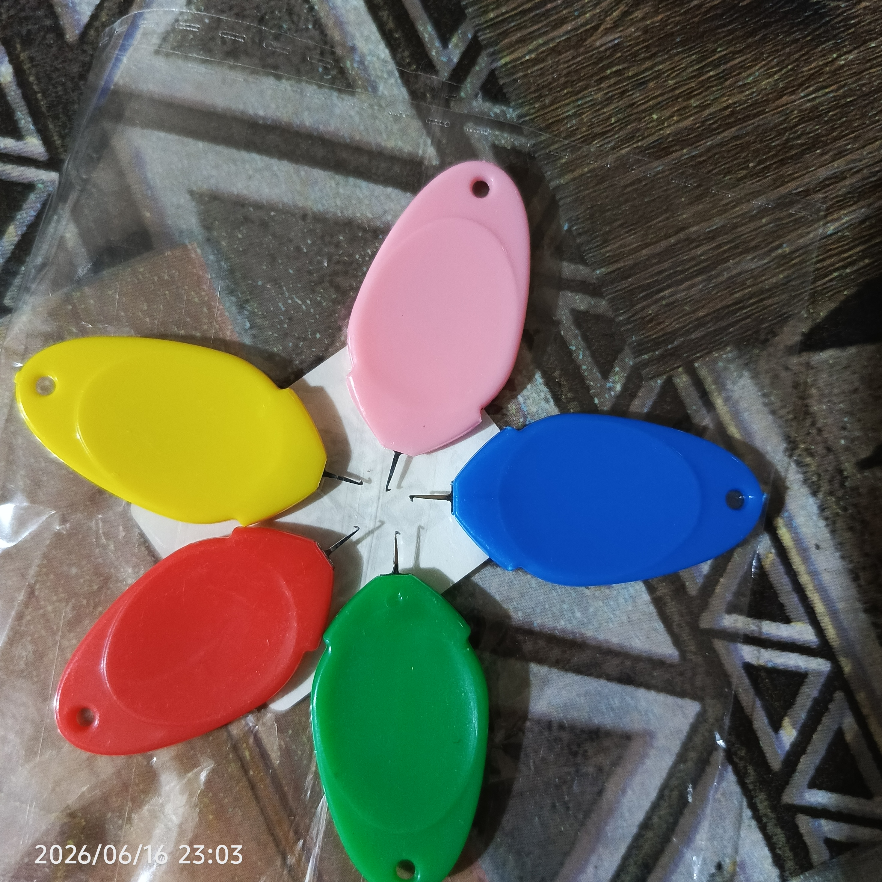 Иголка, нитьрезатель, 5 в 1 упаковке