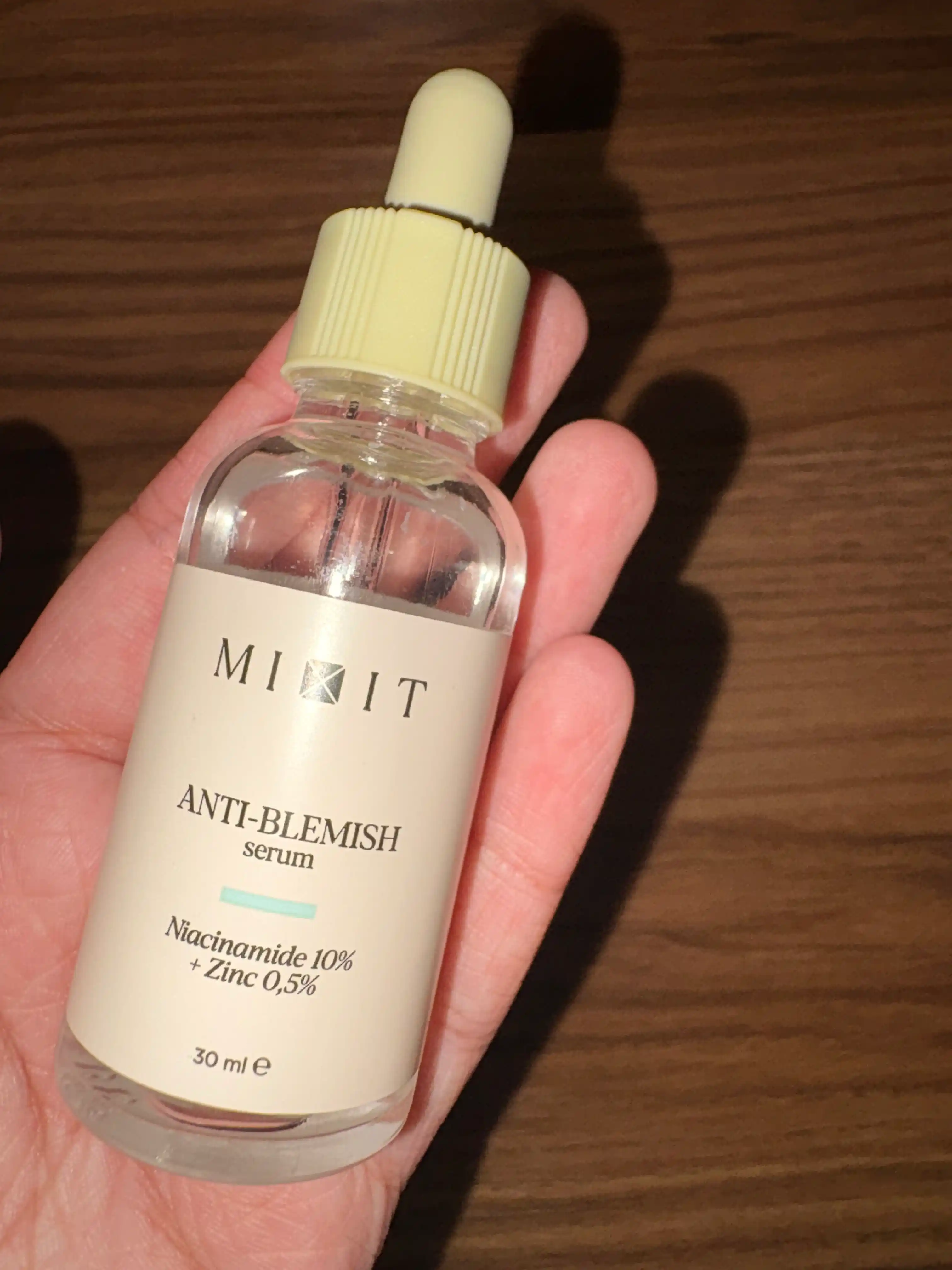 Саморегулирующая сыворотка с ниацинамидом и цинком MIXIT Anti-Blemish Serum, 30 мл