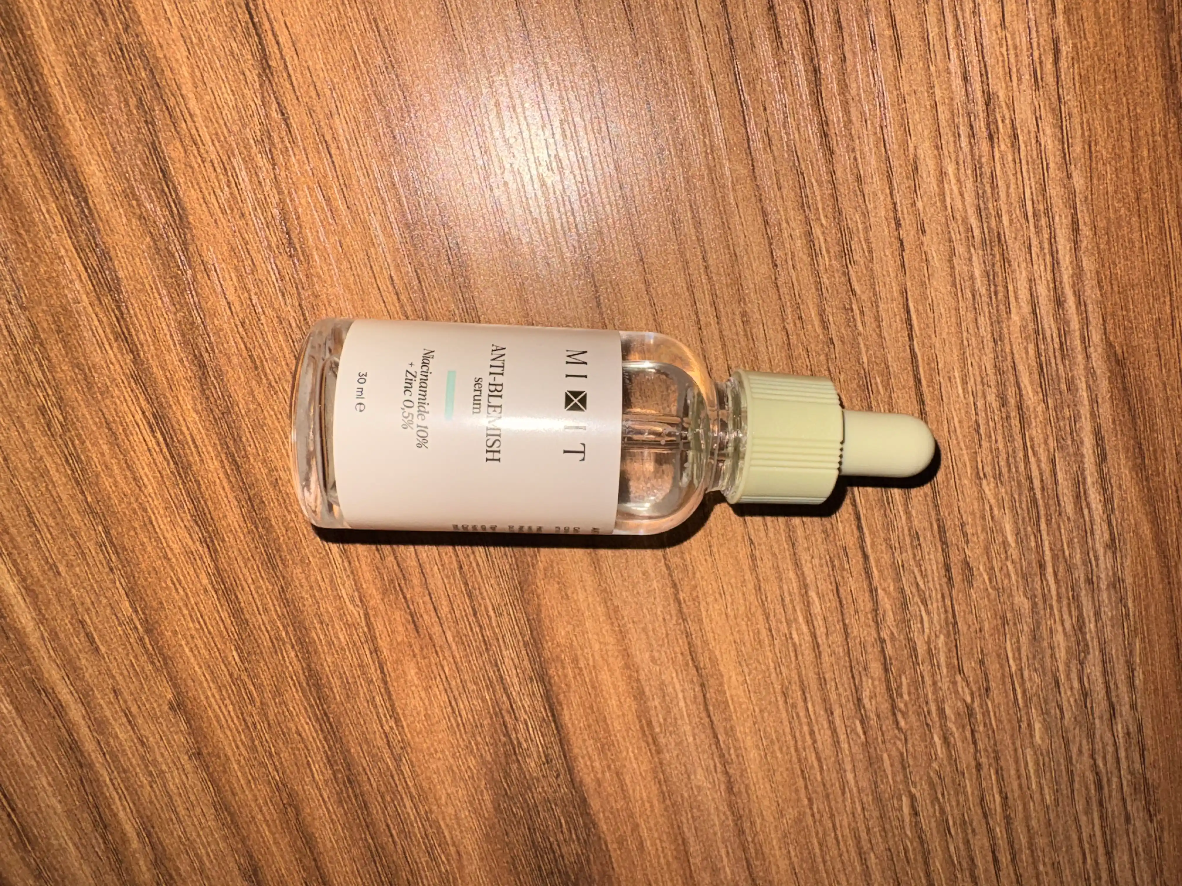Саморегулирующая сыворотка с ниацинамидом и цинком MIXIT Anti-Blemish Serum, 30 мл