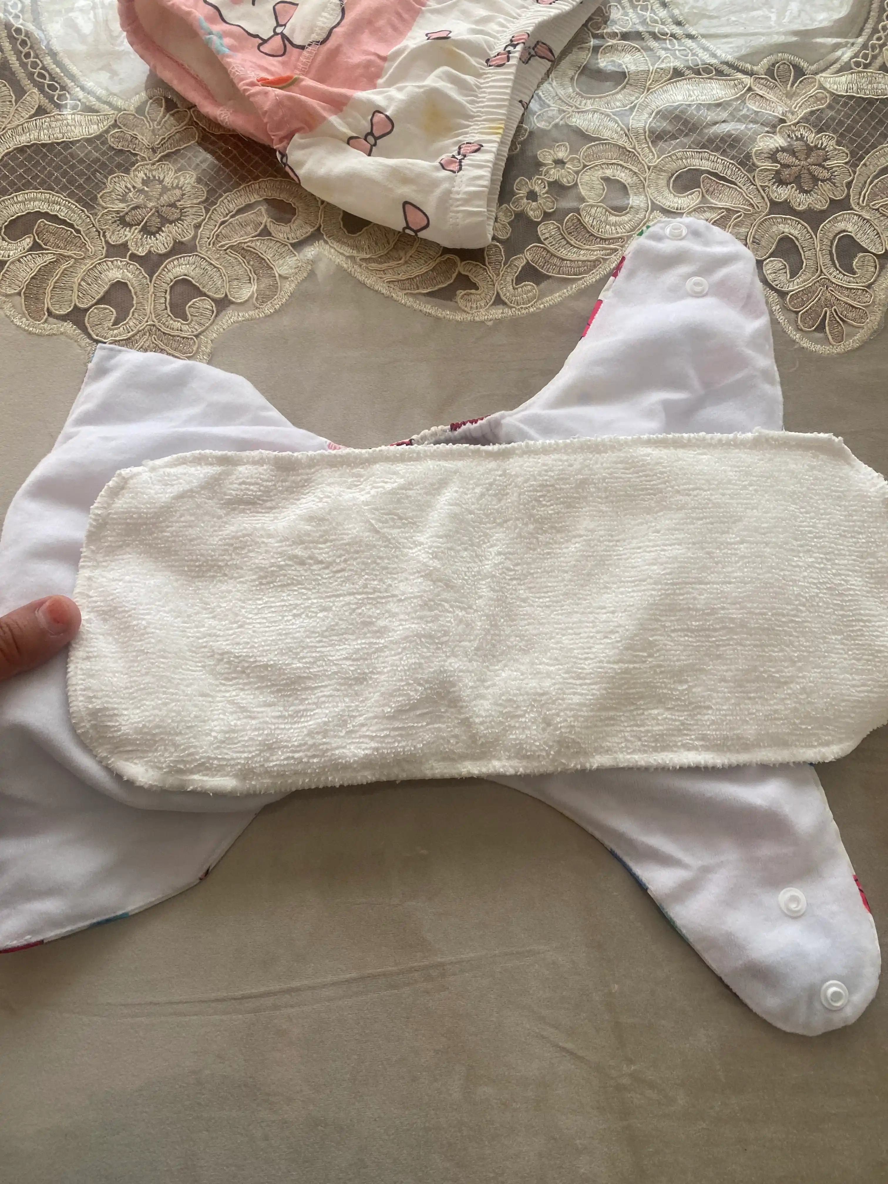 Ko‘p marta ishlatiladigan tagliklar, vkladishli, tuvakka o‘rgatish uchun, 3-15 kg