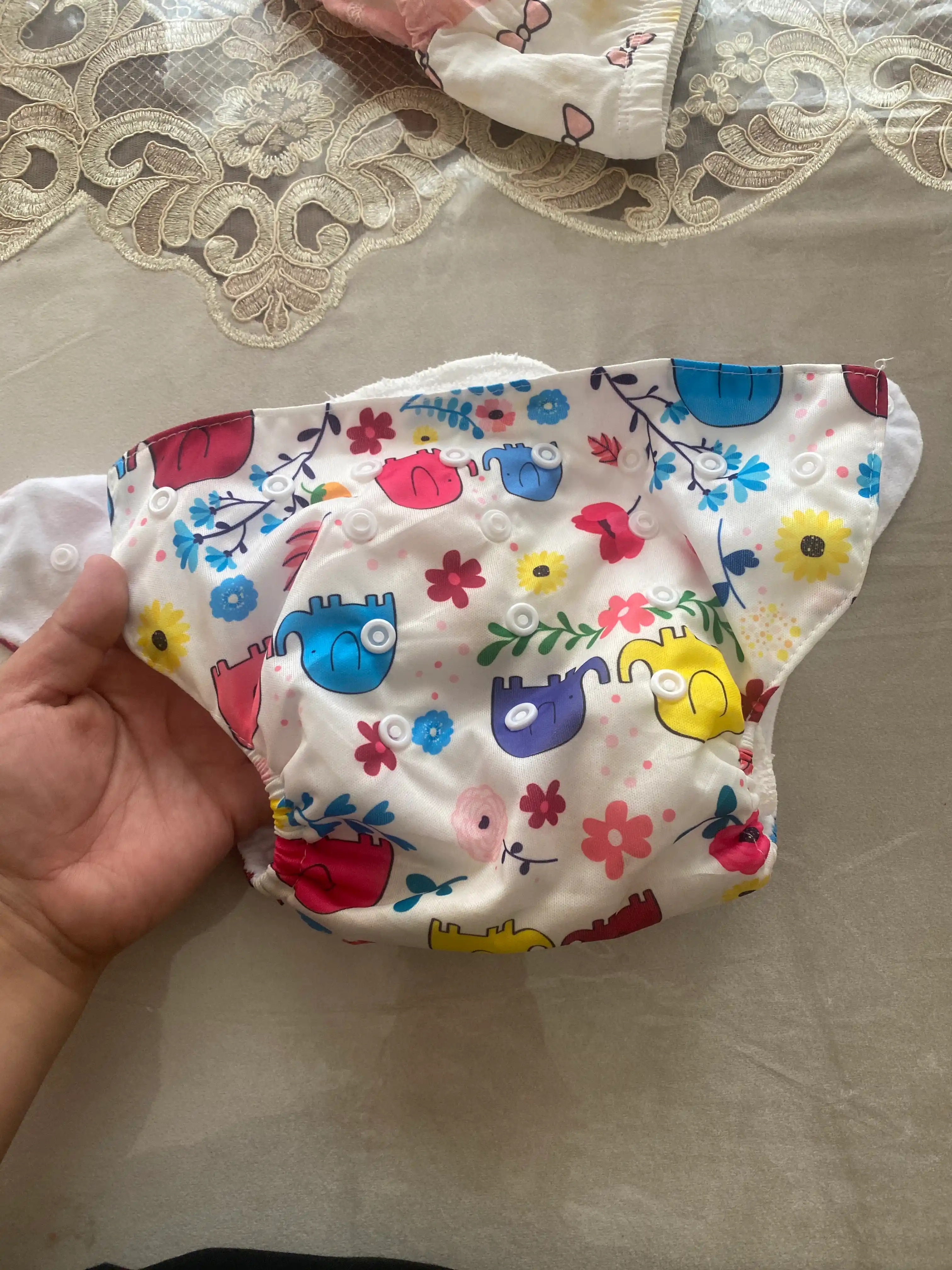Ko‘p marta ishlatiladigan tagliklar, vkladishli, tuvakka o‘rgatish uchun, 3-15 kg