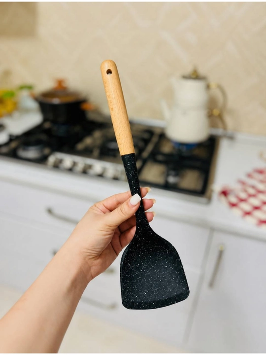 Силиконовые кухонные приборы: лопатка, шумовка, половник - 