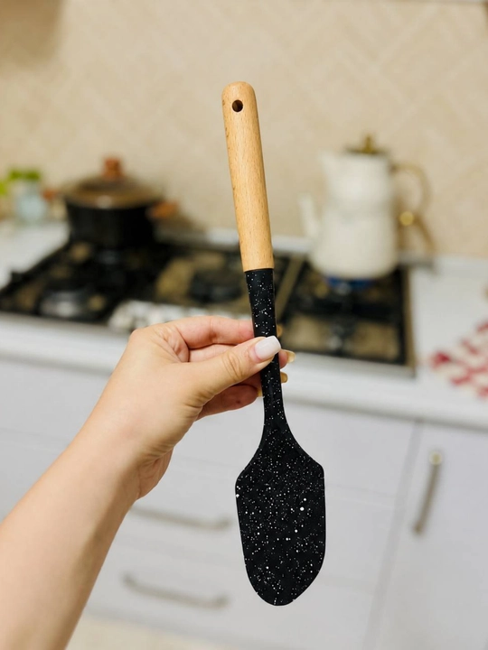 Силиконовые кухонные приборы: лопатка, шумовка, половник - 
