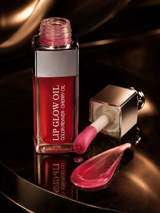 Dior Addict Lip Glow Oil namlantiruvchi yaltiroq moyi, 012-tus, yumshoq va porloq lablar uchun