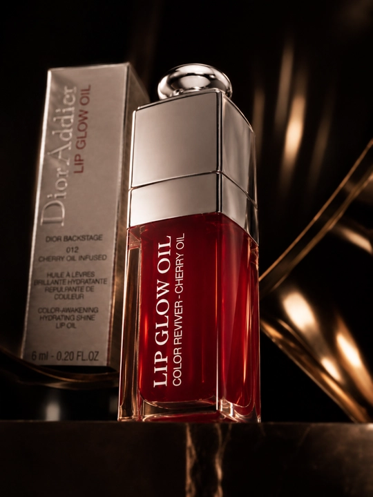 Dior Addict Lip Glow Oil namlantiruvchi yaltiroq moyi, 012-tus, yumshoq va porloq lablar uchun
