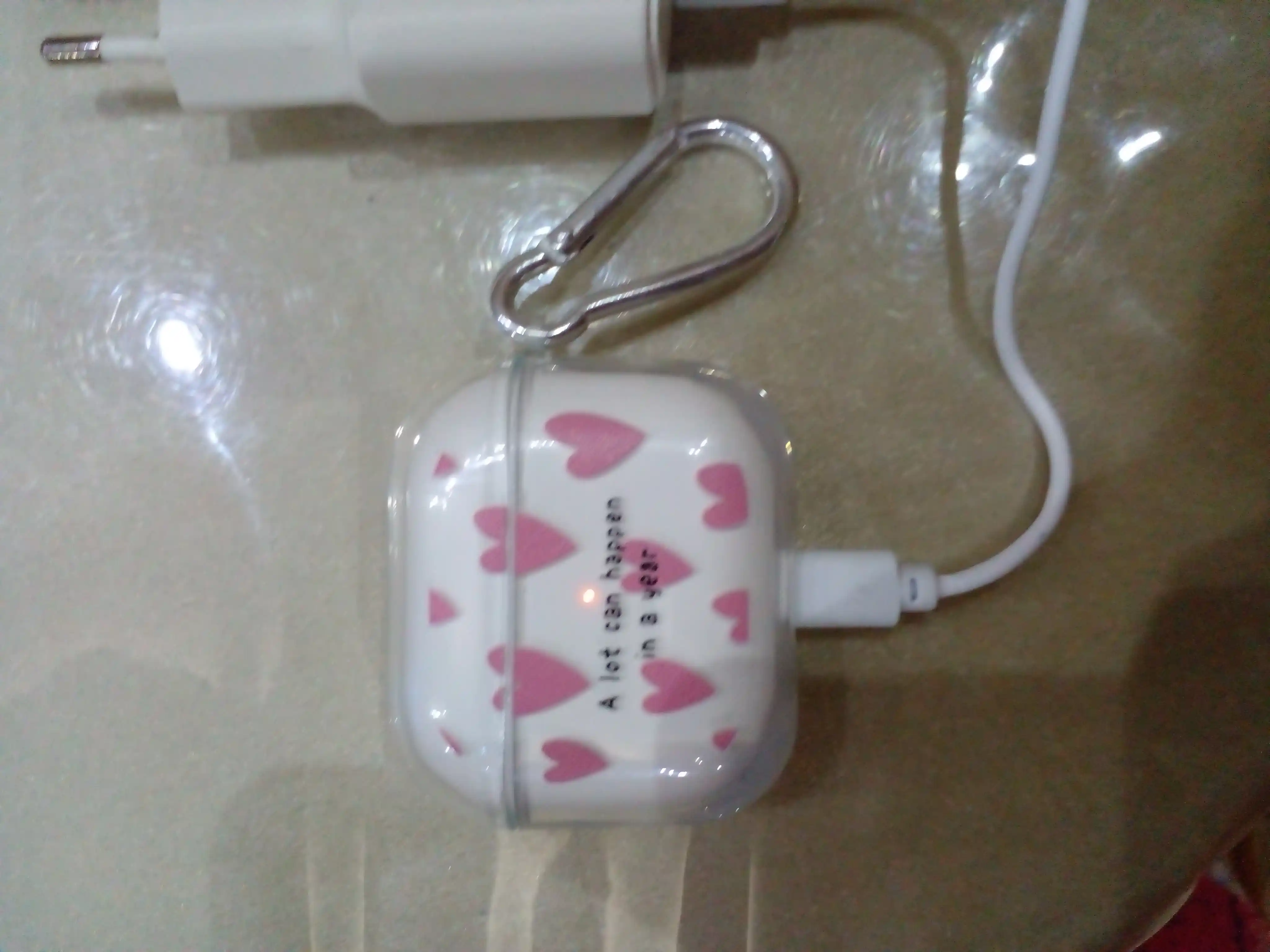 AirPods 1, 2 / Pro, 3, 4 simsiz quloqchinlar uchun g'ilof, yurak nashri bilan